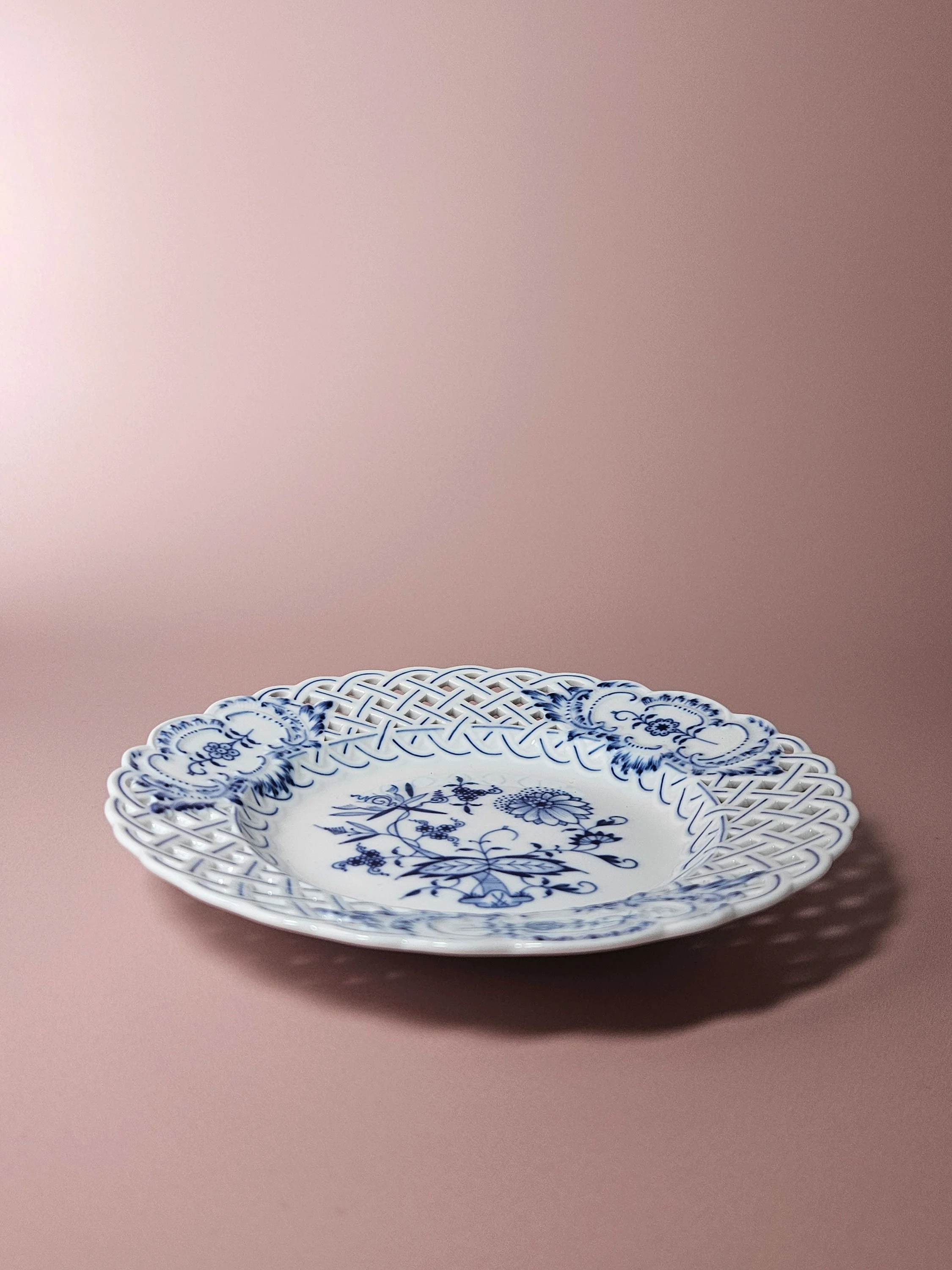 Apartment_No_10_Meisen_Plate_04.jpg