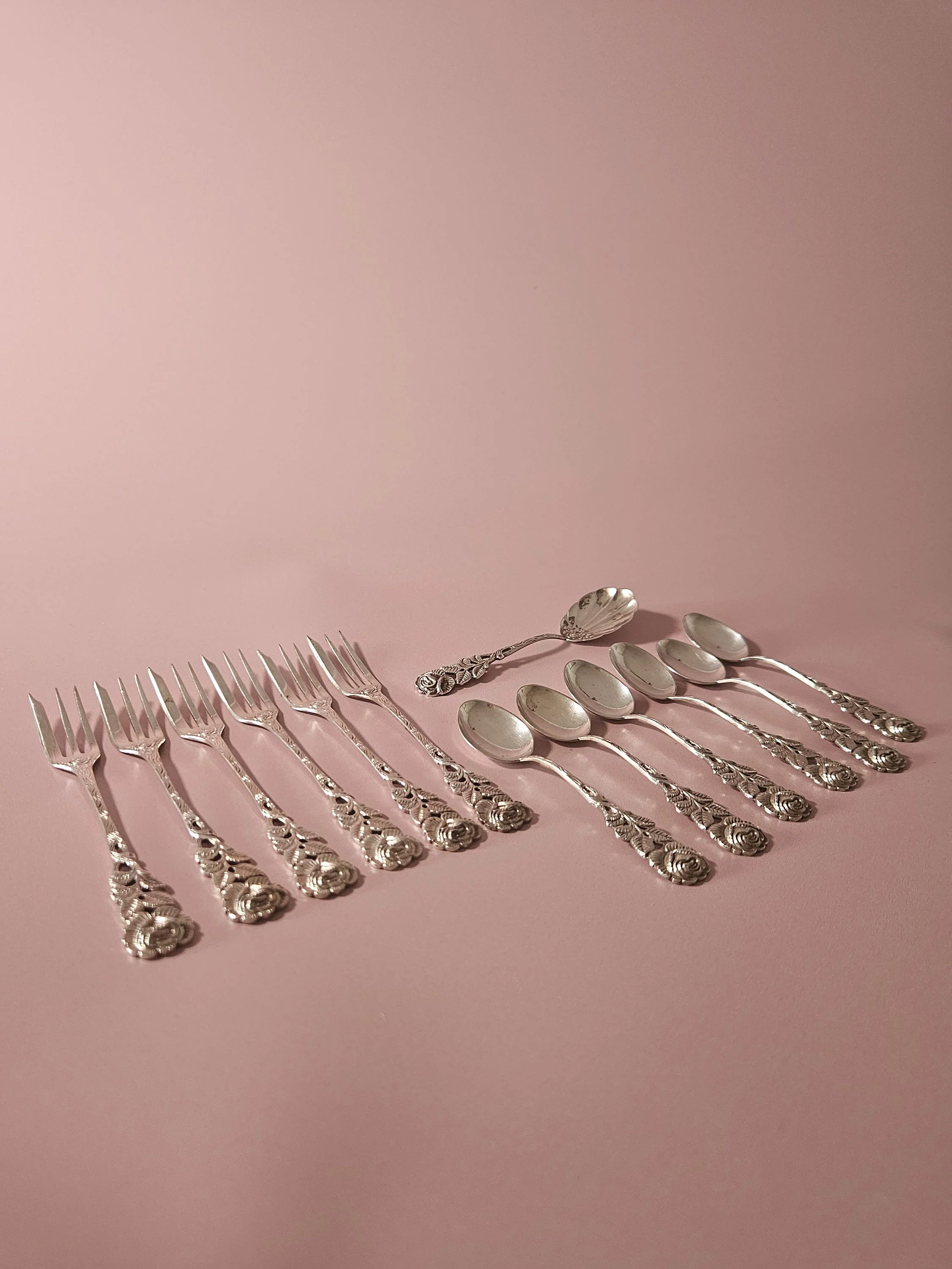Apartment_No_10_Rose_Cutlery_05.jpg