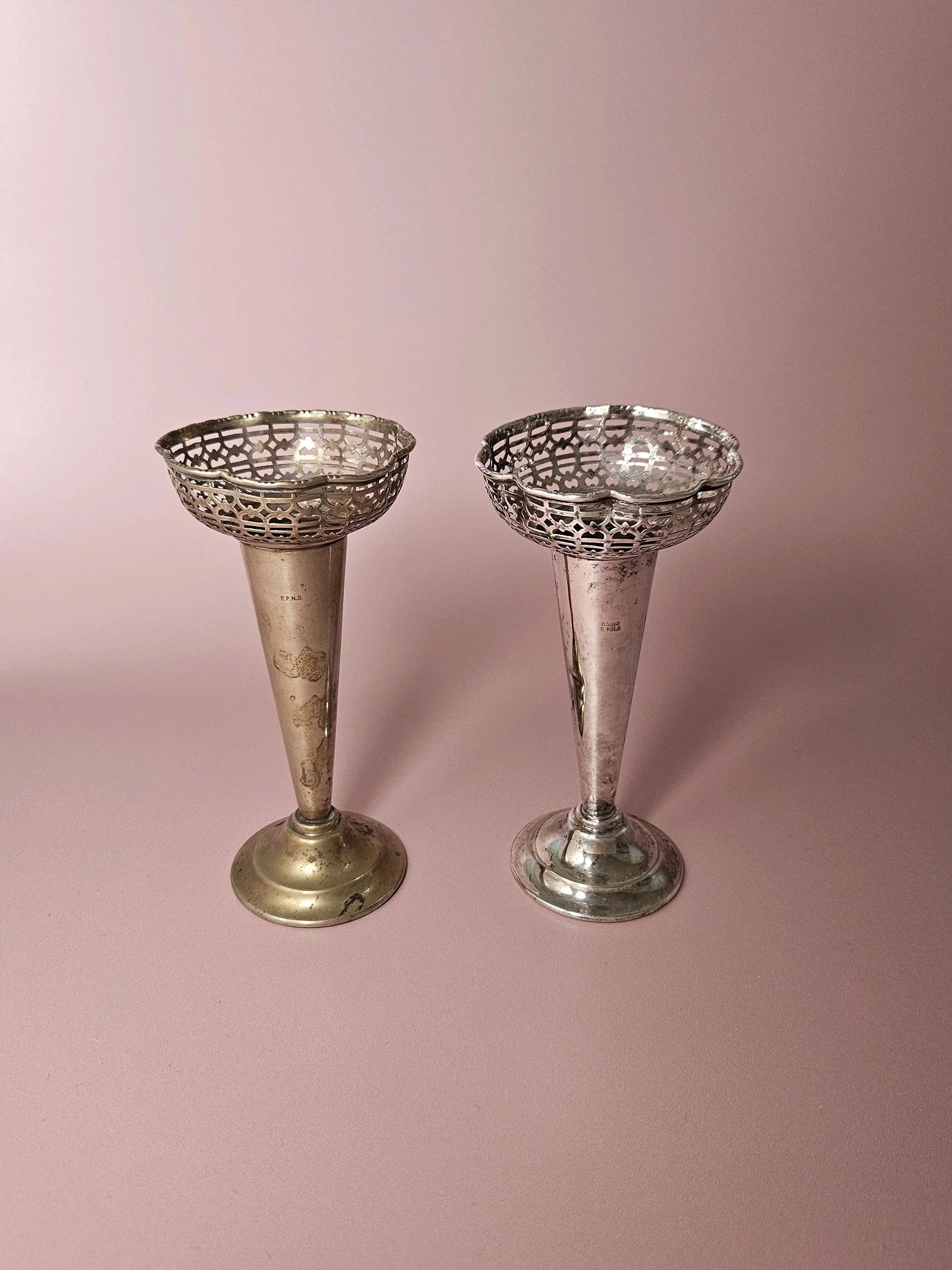 Apartment_10_Silver_Bronze_Vase_01.jpg