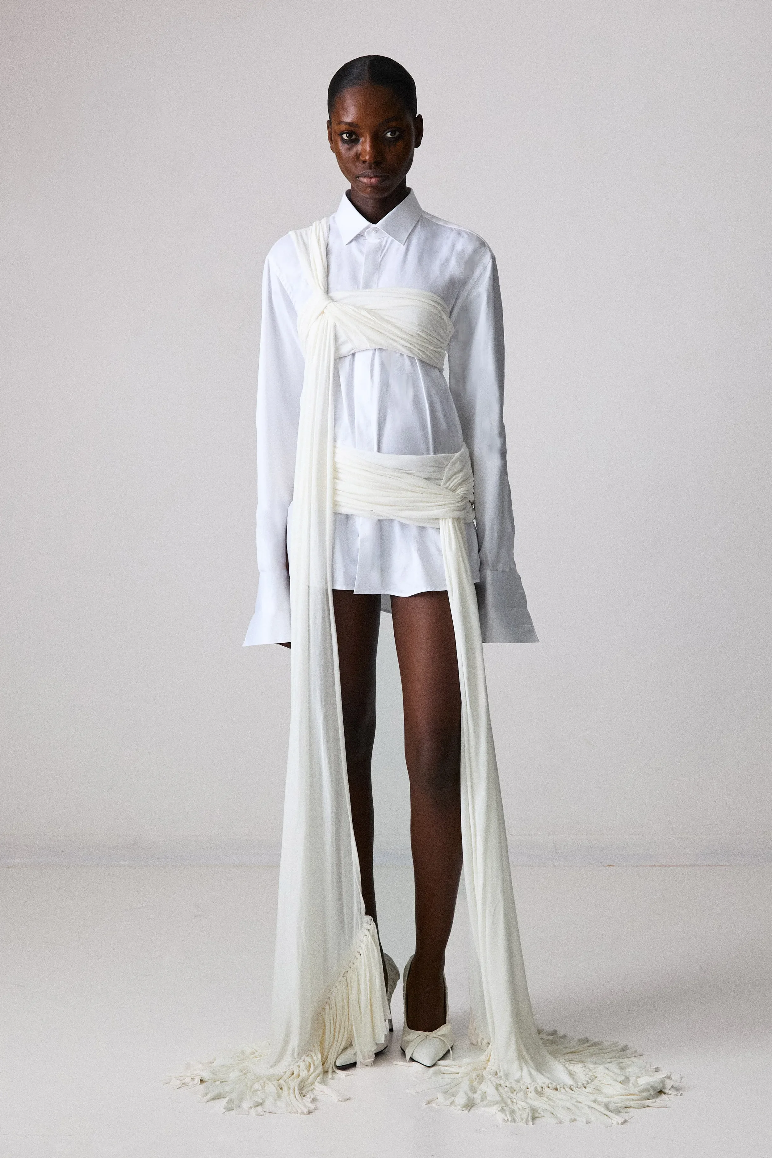 00019-luis-de-javier-spring-2026-ready-to-wear-credit-brand.webp