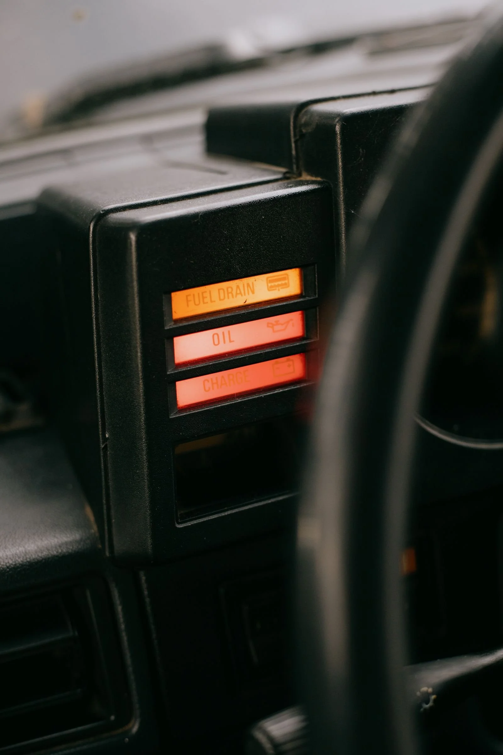 Oil Change Reminder vs. Oil Pressure Warning in Phoenix