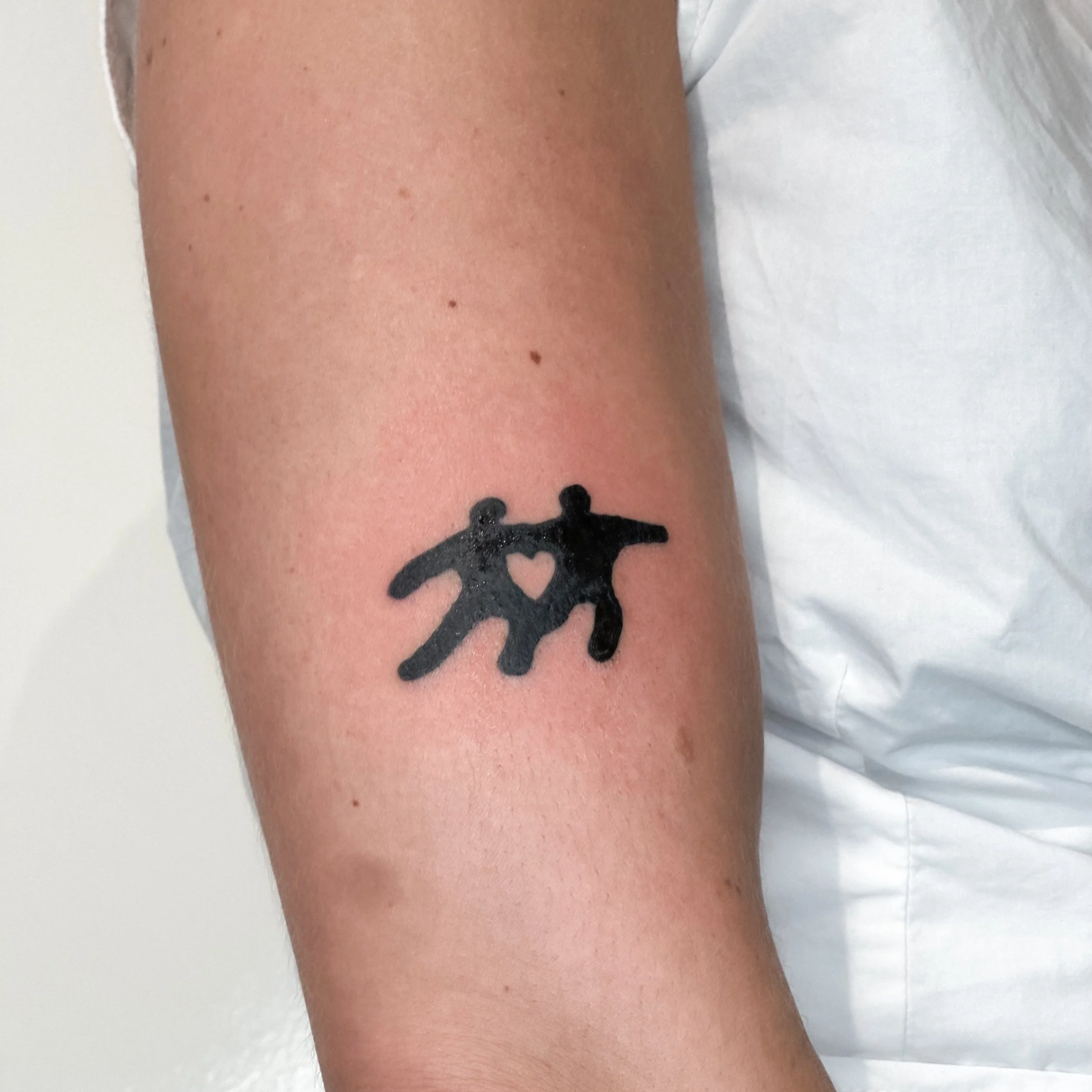 Oh I love these little guys! Thanks for choosing one of my flashes 🩵

#utcatattoos #templeisletattoo #justalittleguy #whimsicaltattoo #illustrativetattoos