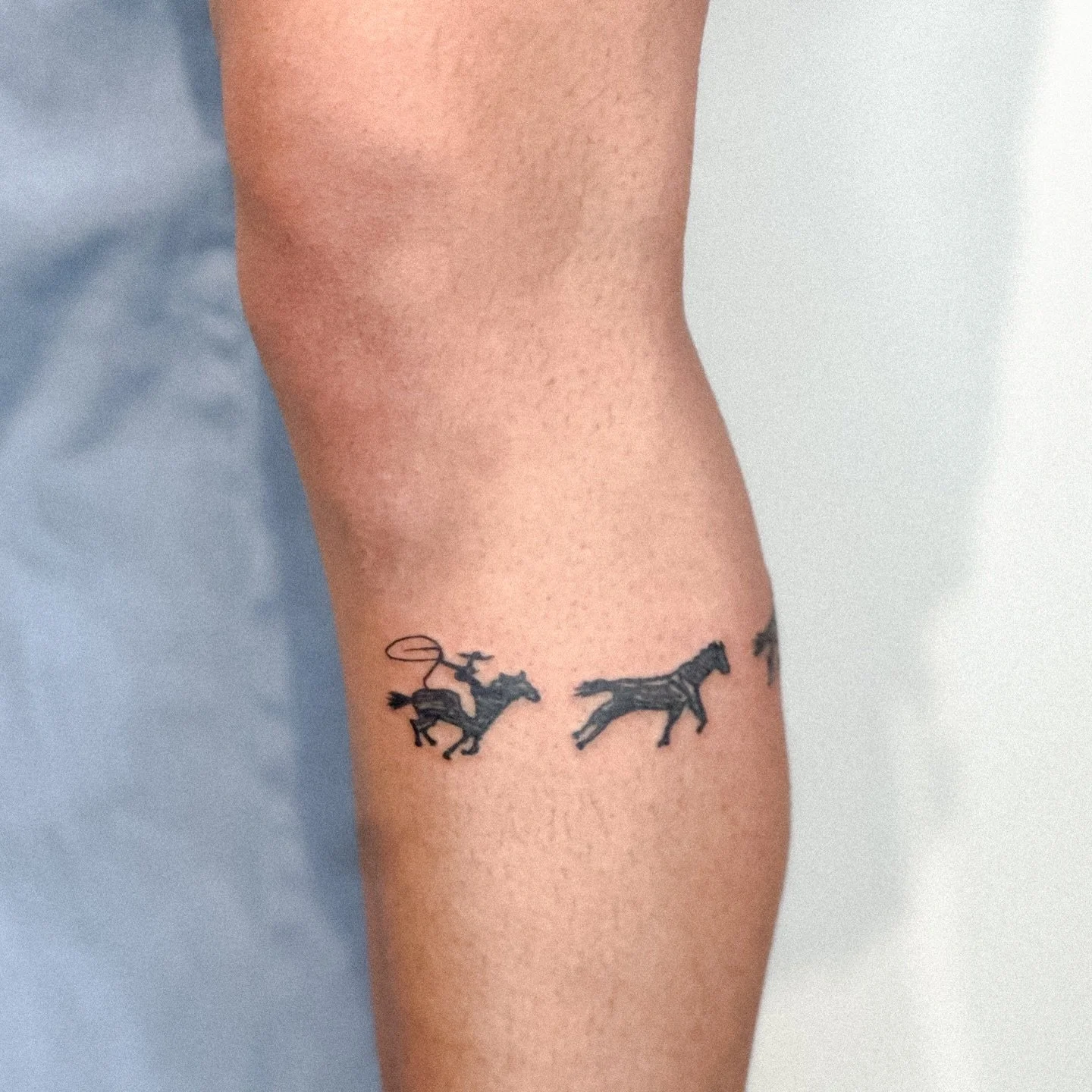 Little rodeo for B! Thanks so much for the trust and walking in with this cool idea 🙏!

#westerntattoo #blackwork #templeisle #illustrativecowboy #utcatattoos