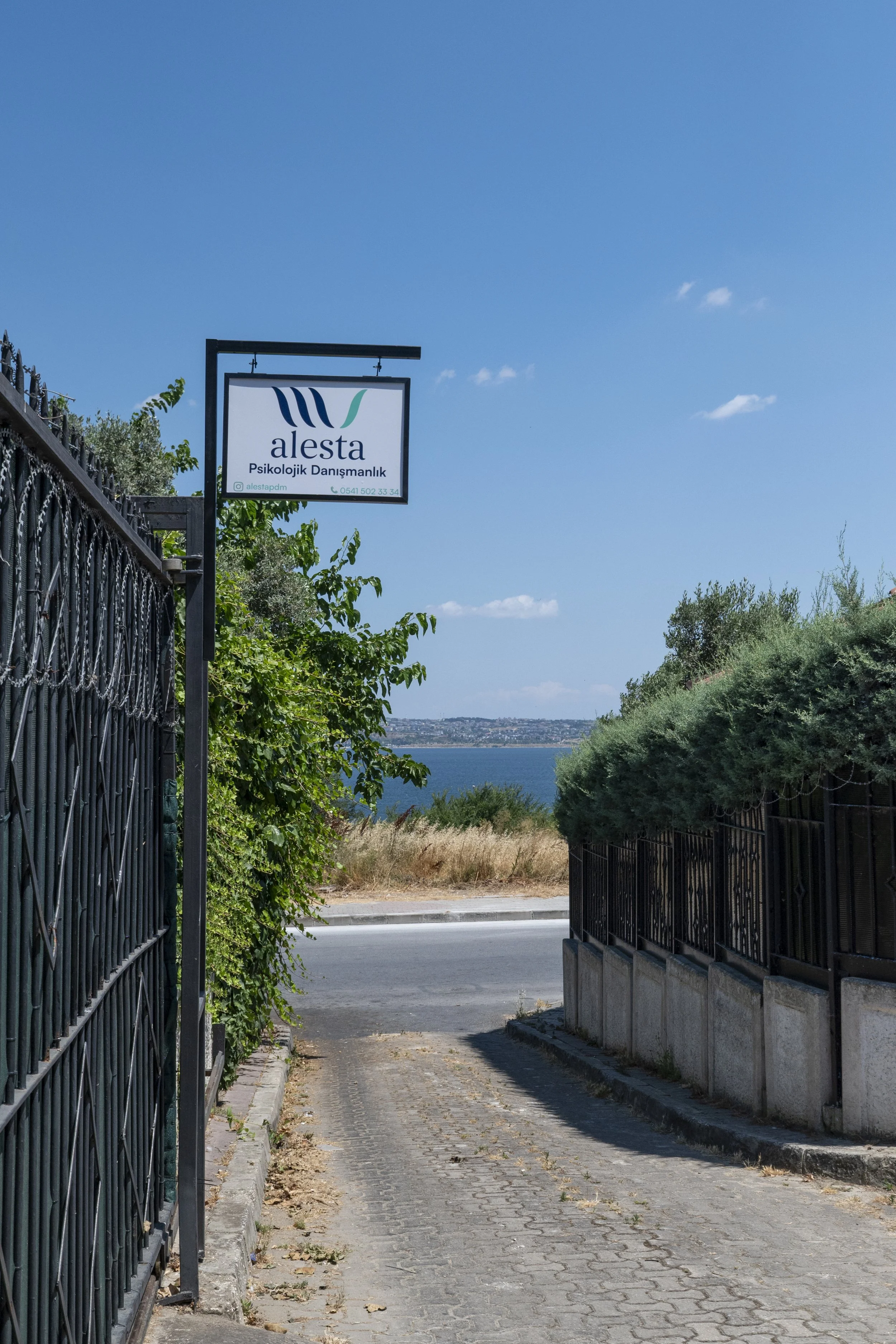 Büyükçekmece Alesta Psikolojik Danışmanlık tabela ve deniz