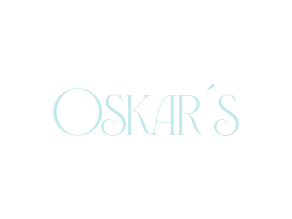 Texto que dice 'OSKAR'S' en letras elegantes sobre fondo negro.