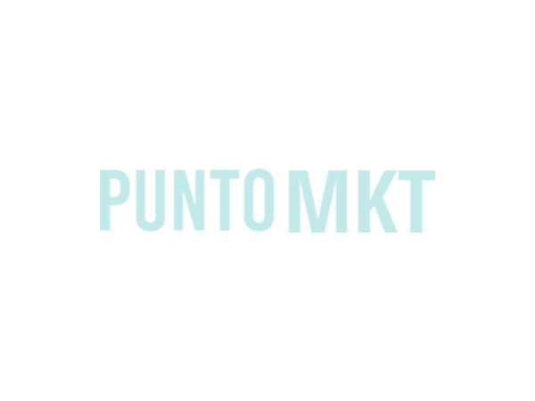 Texto que dice 'PUNTO MKT' en letras grandes y en color azul claro.