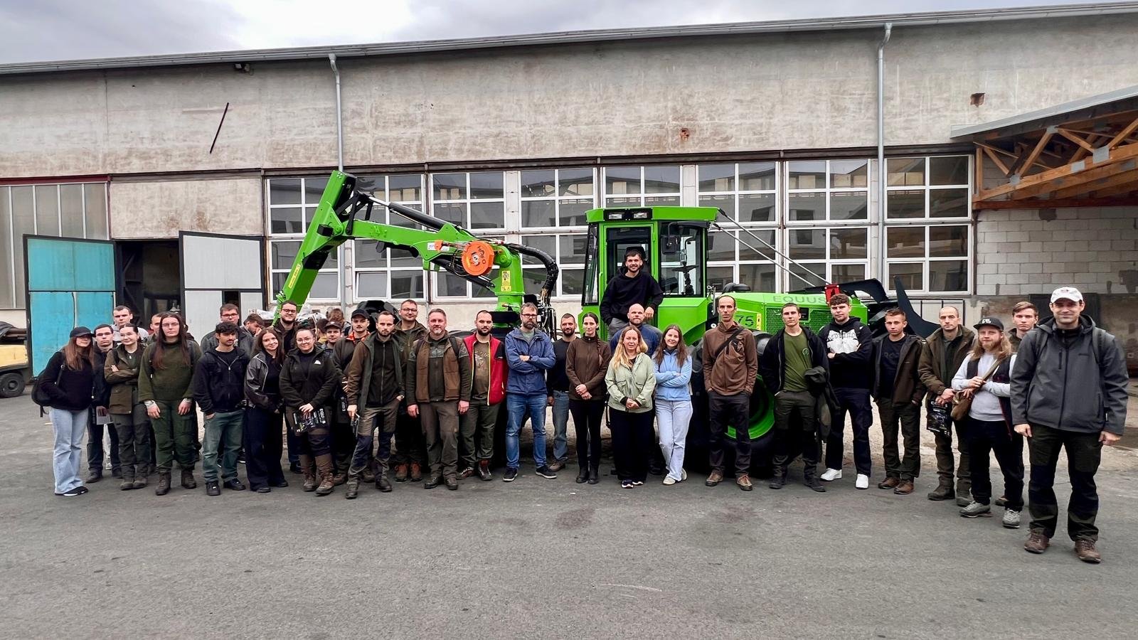 🇬🇧 Two days at EQUUS with students from the Faculty of Forestry at the Technical University in Zvolen, Department of Forest Harvesting, Logistics and Ameliorations, as part of our long-standing partnership. Thank you for your visit and we are looki