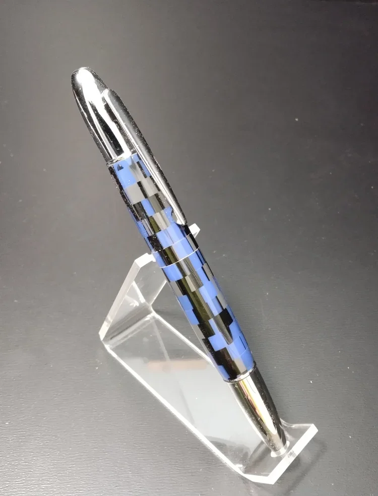 IMG_20240330_160328 blue black on stand 2.webp
