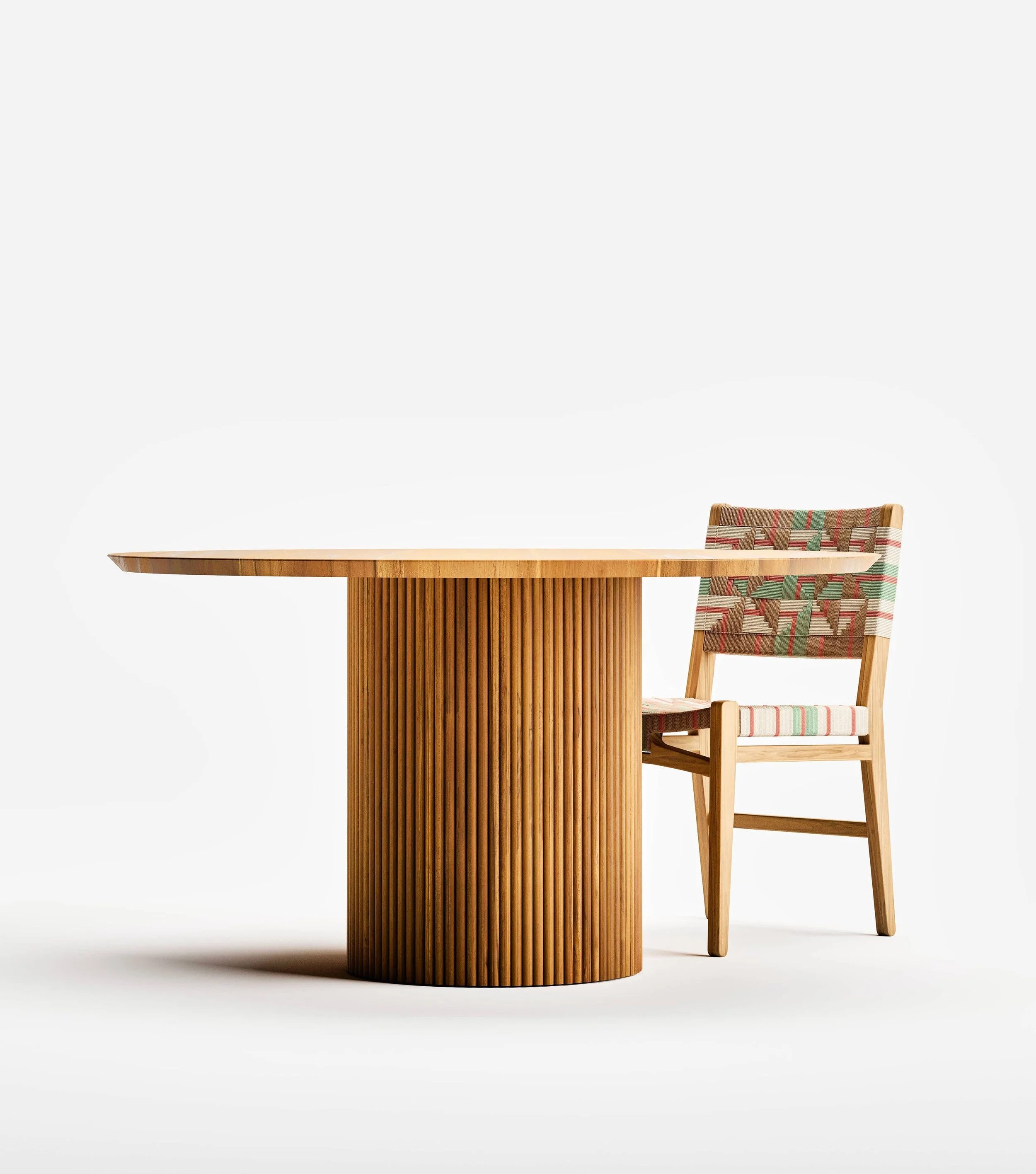 04-granada-round-dining-lifestyle.jpg