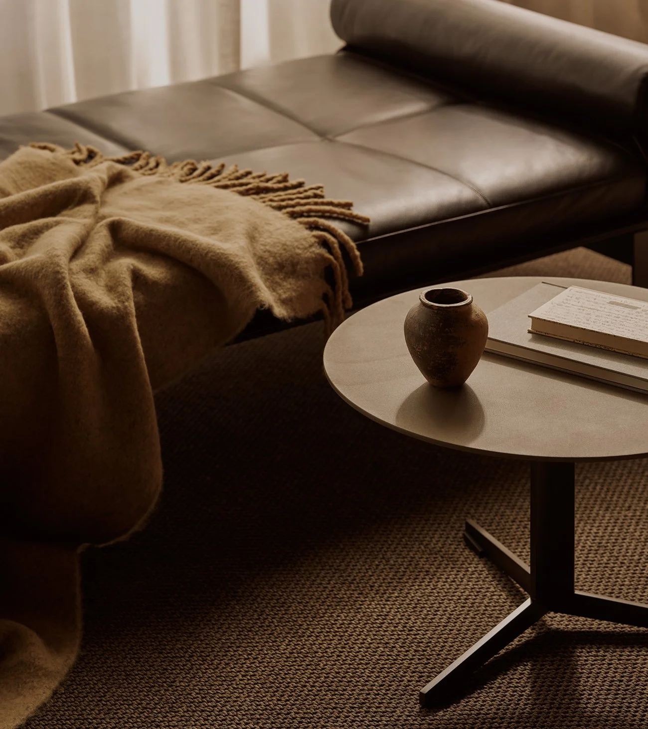 LEMA_Oydo_Yard-DayBed_FeelatHome_Orient.jpg