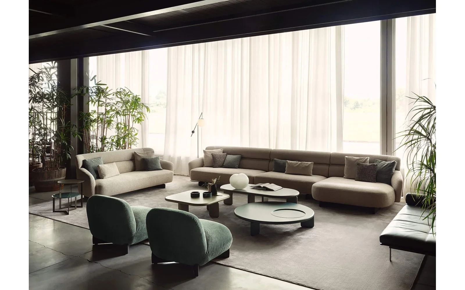 ares-sofa-03-lifestyle-room.webp