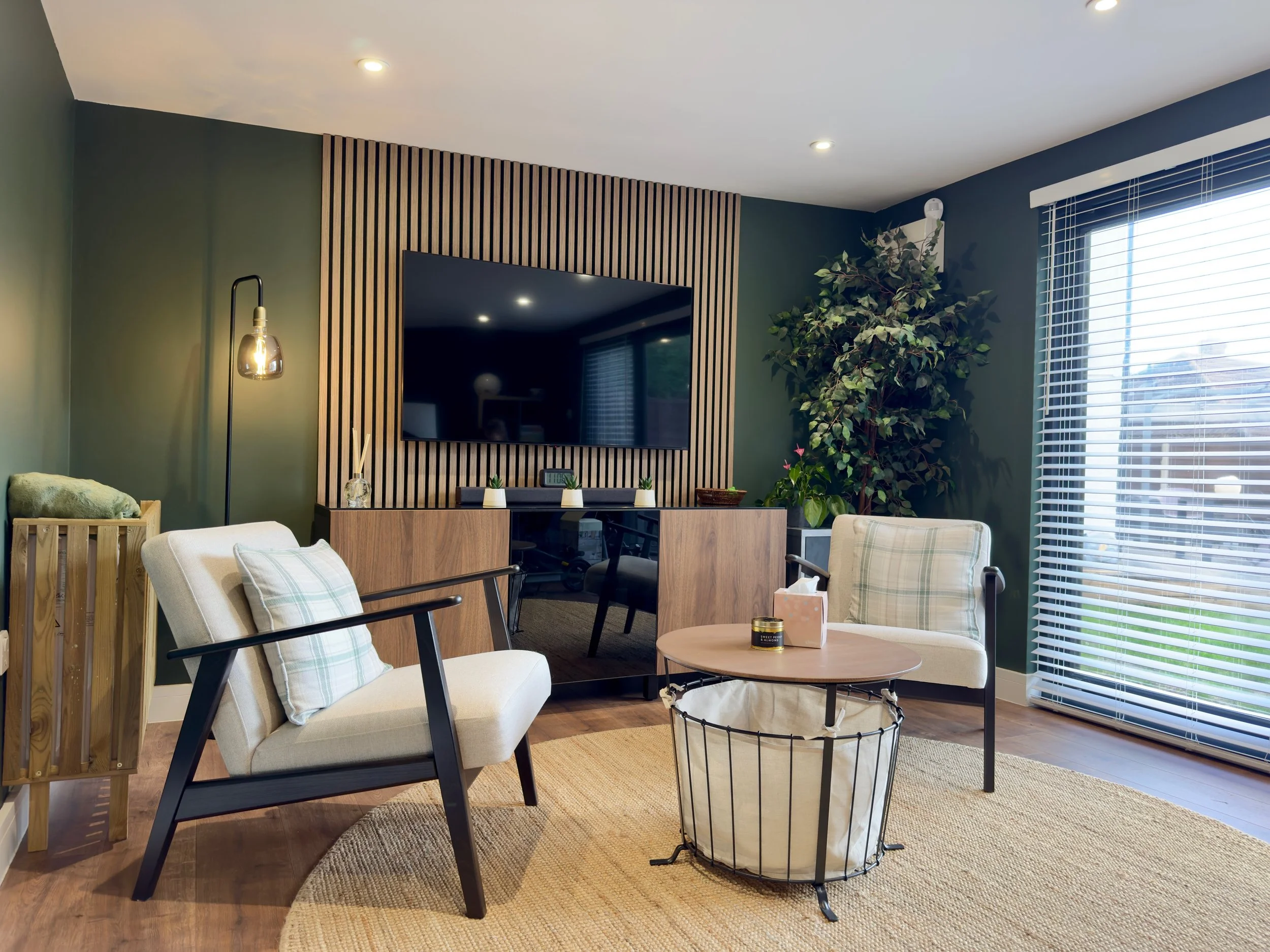 Therapy room Lancing