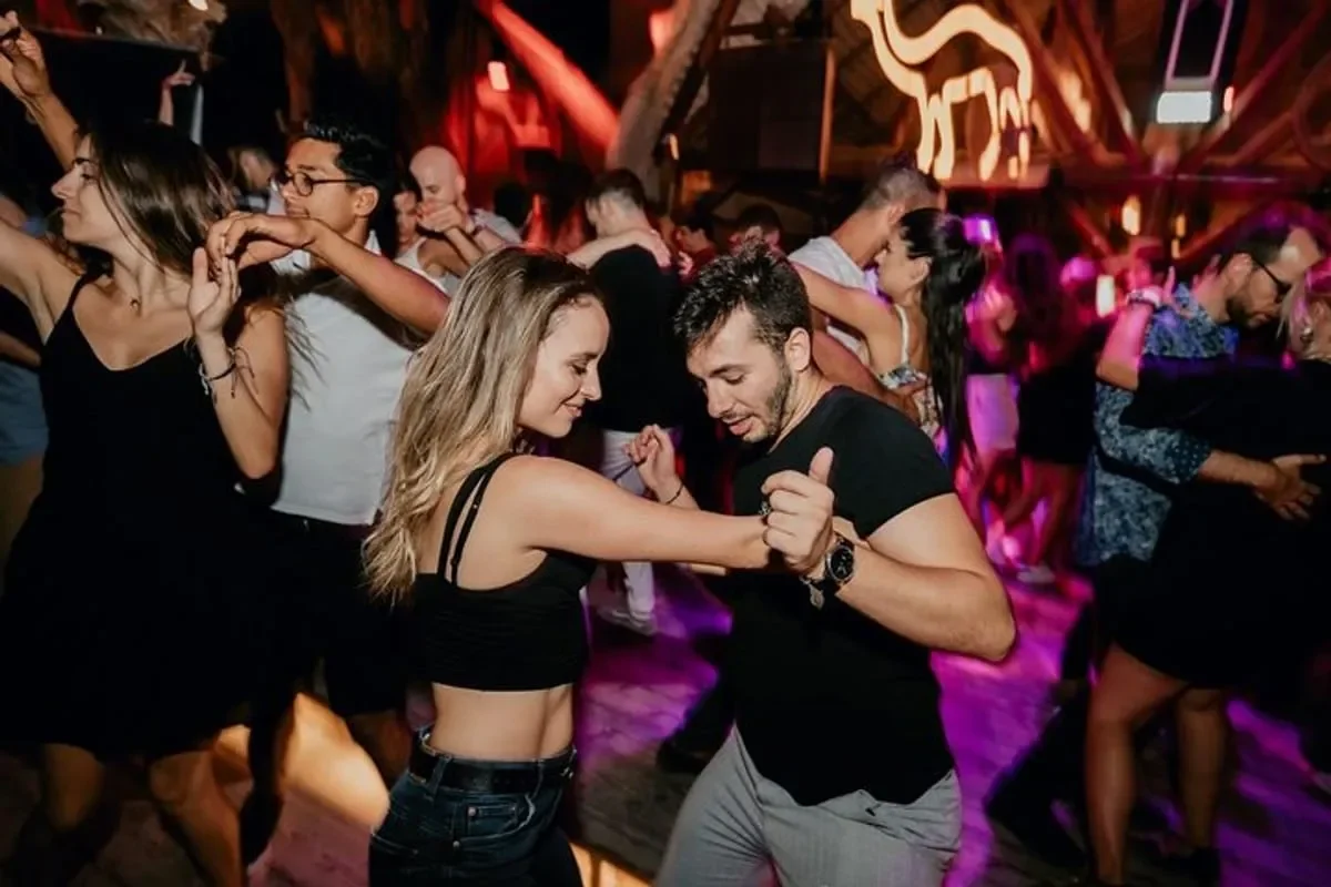 Salsa Kurse in Zurich - Salsa lernen im LA On1 und Puerto Style