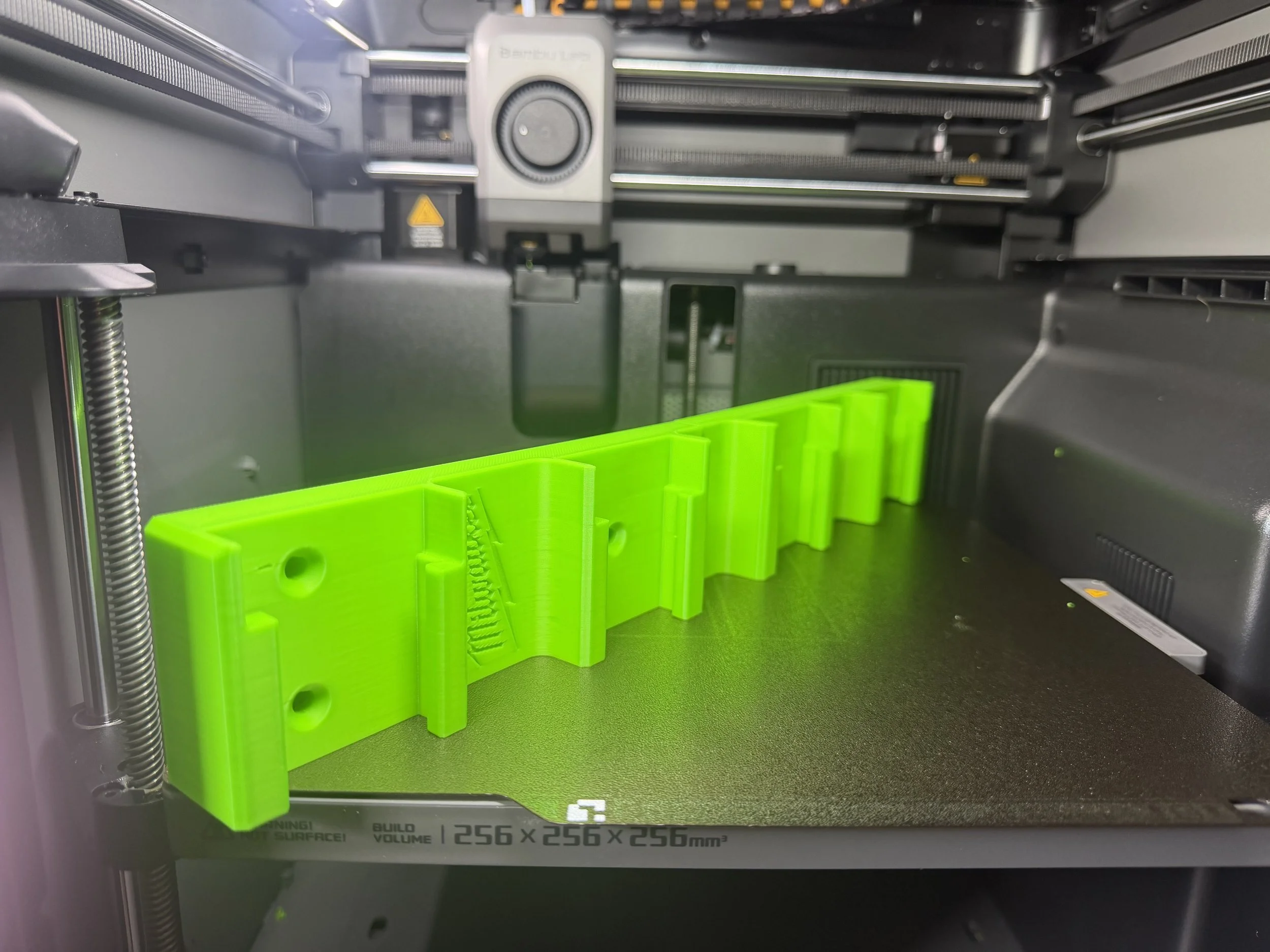 18 v battery holder