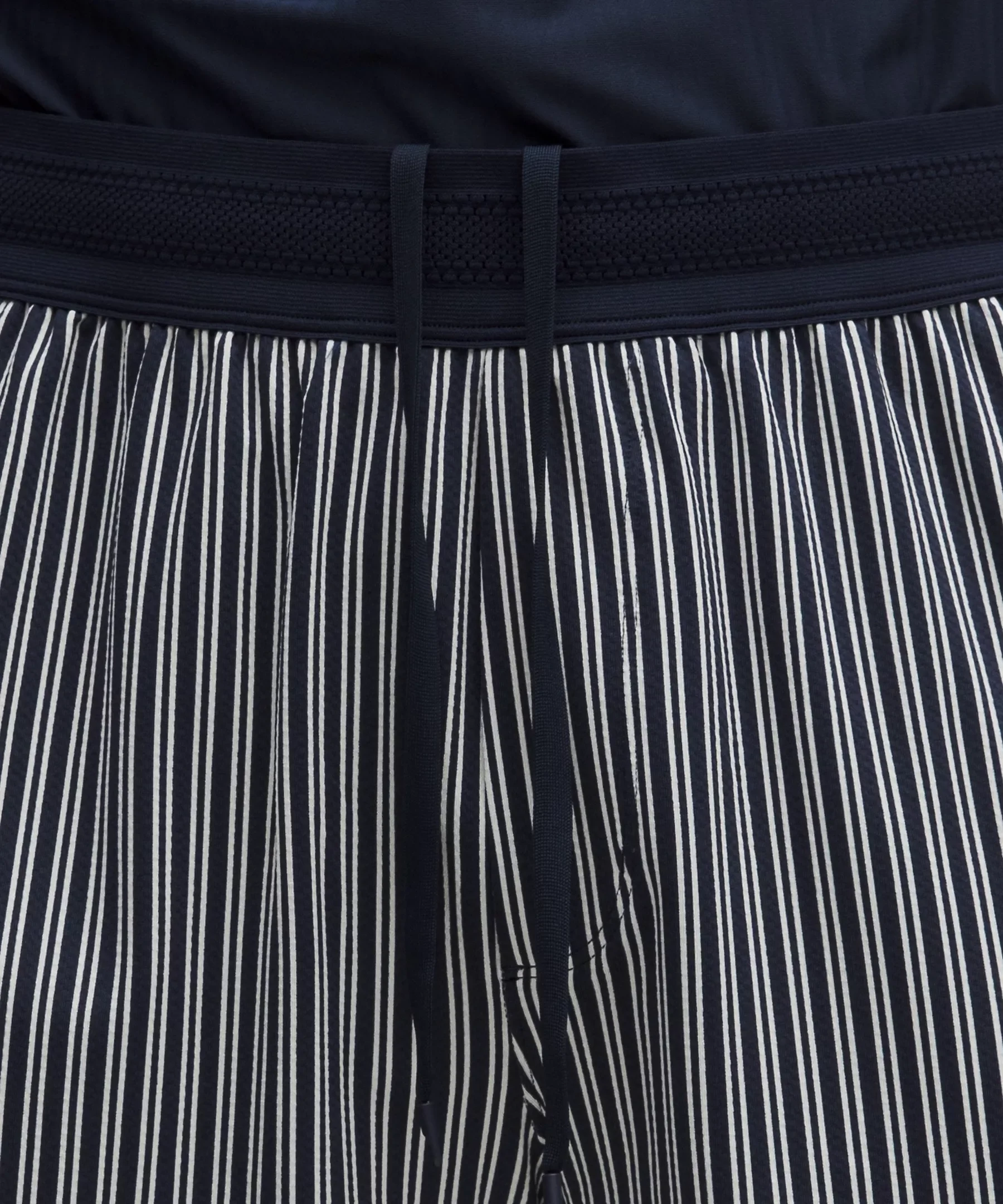 LM7BTES_075386_4.webp