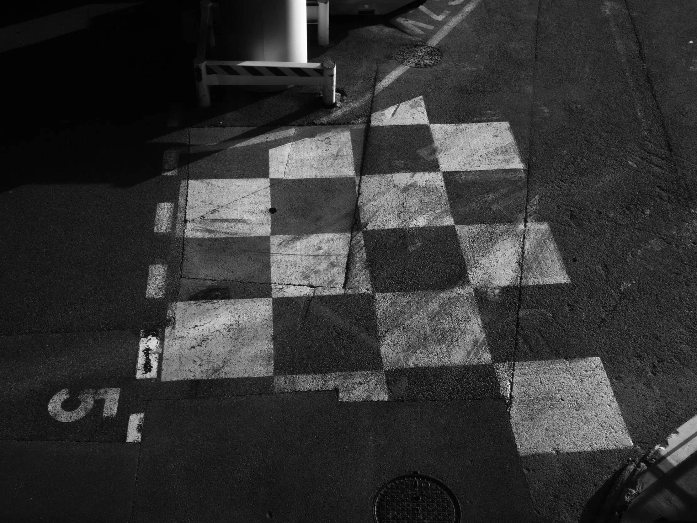 UNDERGLOW_BW__dsf0016.jpg