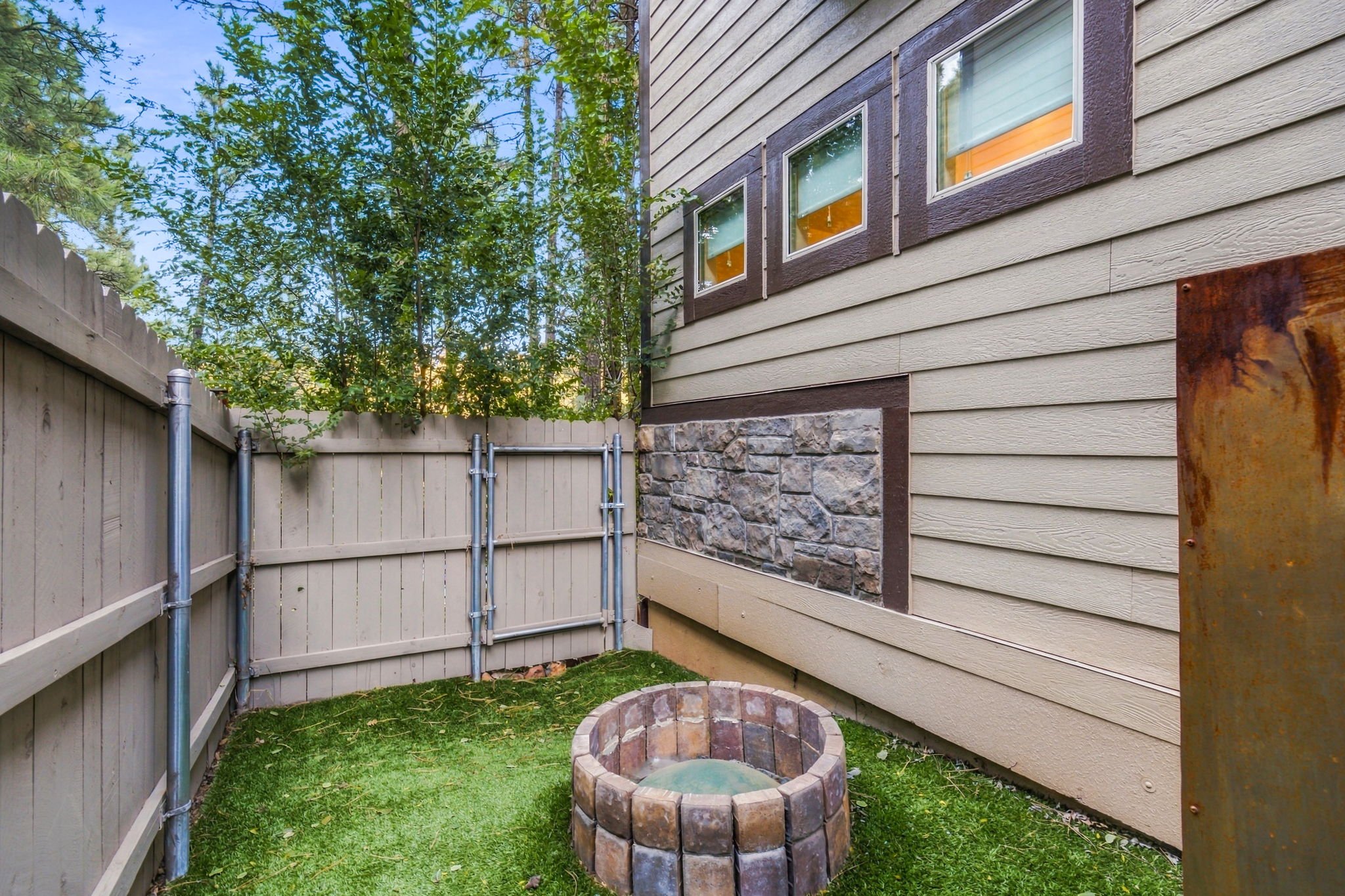 18-web-or-mls-596ForestView-50.jpg