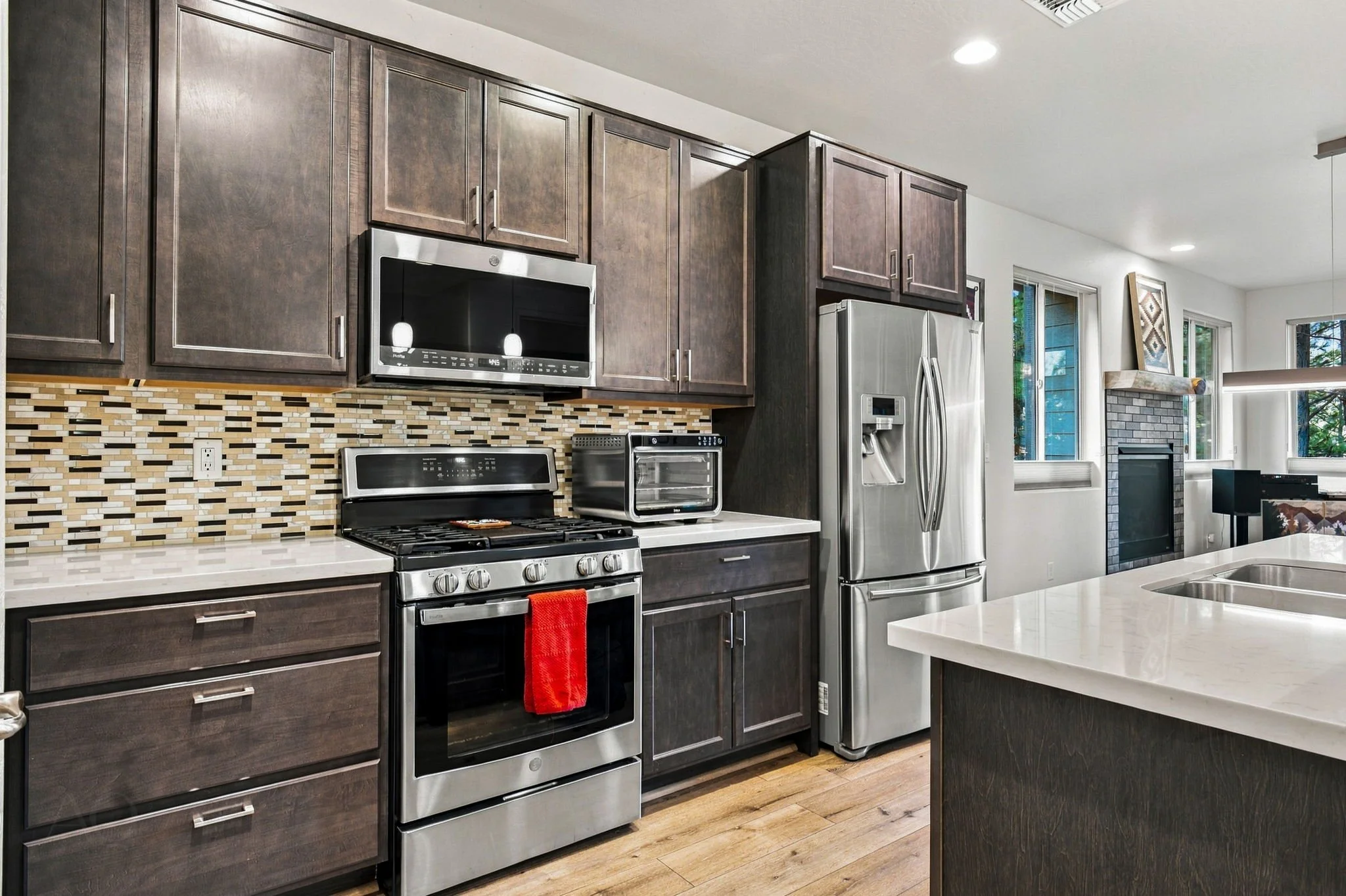 54-web-or-mls-596ForestView-14.jpg