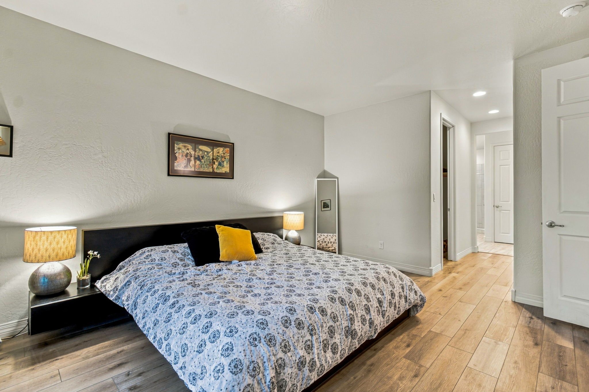 42-web-or-mls-596ForestView-26.jpg