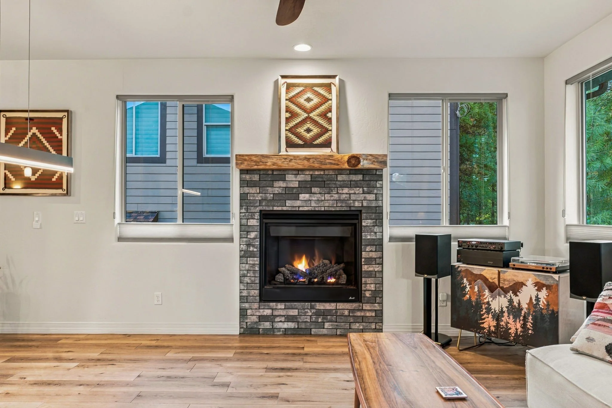 47-web-or-mls-596ForestView-21.jpg