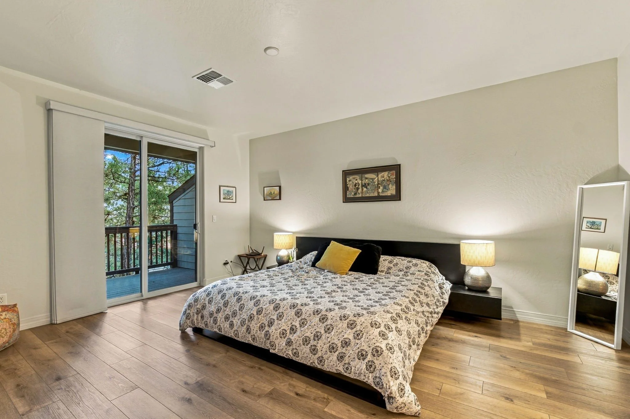 44-web-or-mls-596ForestView-24.jpg