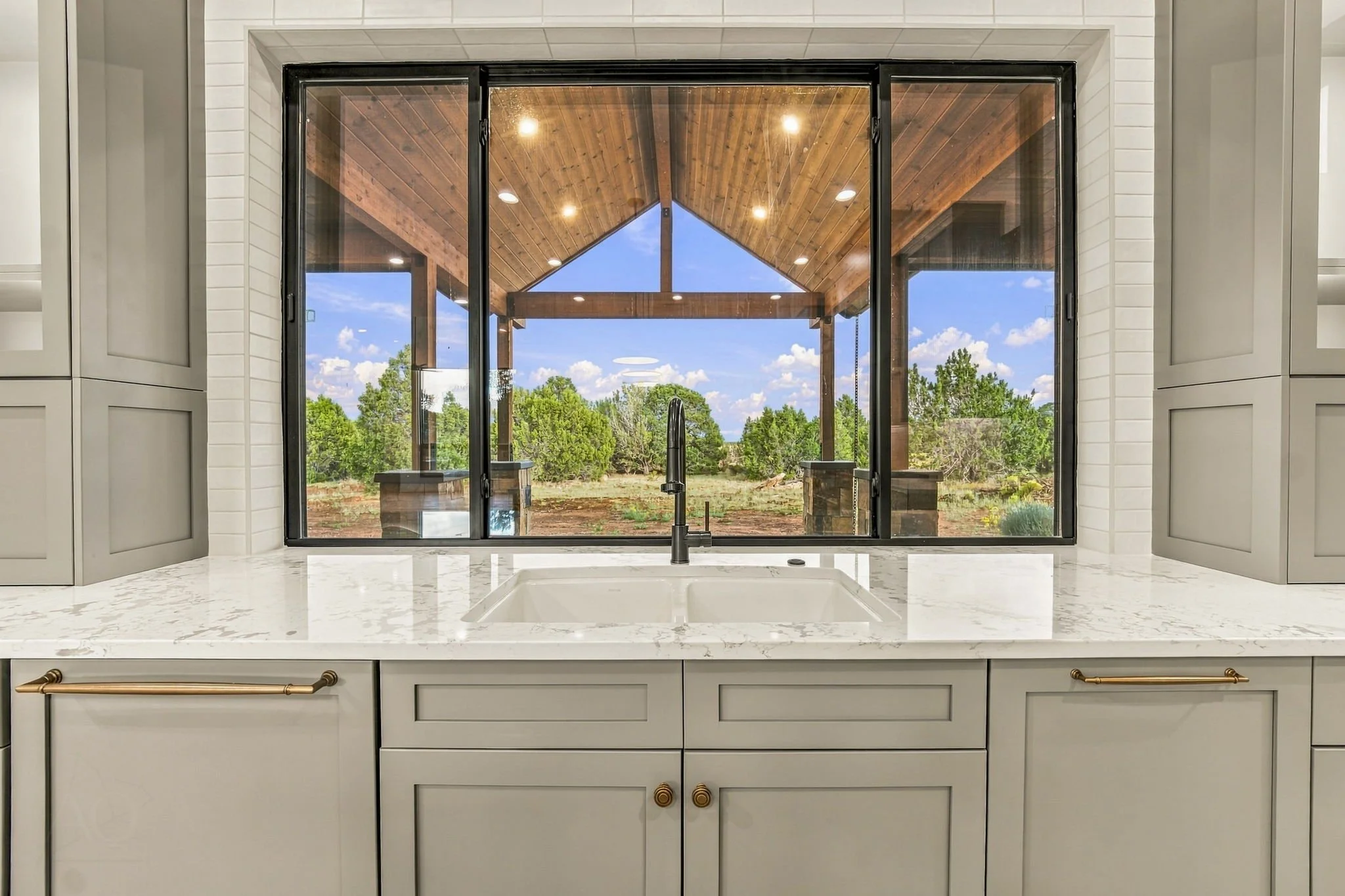 24-web-or-mls-8583TallTales-AQC-23.jpg