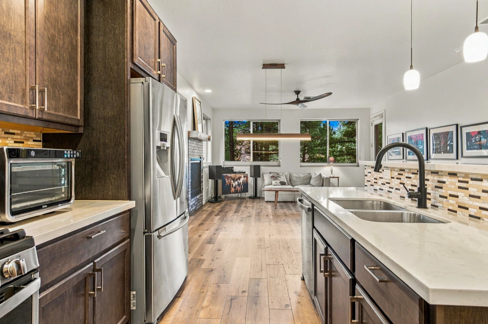 53-web-or-mls-596ForestView-15.jpg