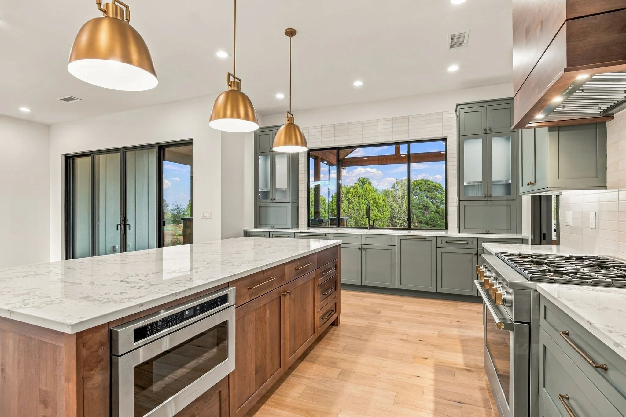 22-web-or-mls-8583TallTales-AQC-21.jpg