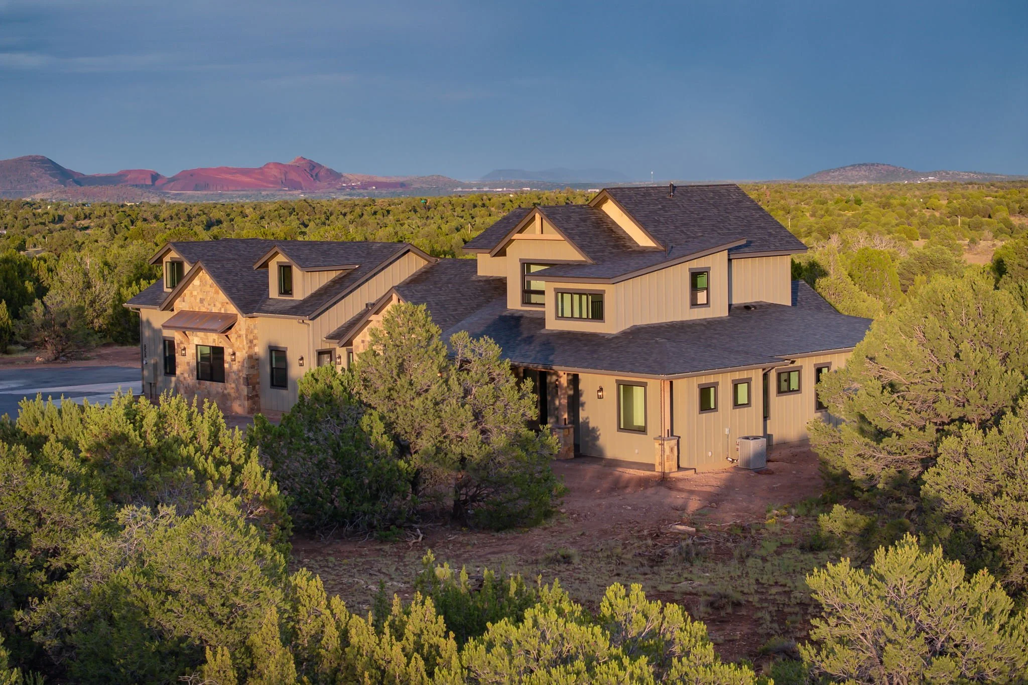 77-web-or-mls-8583TallTales-AQC-77.jpg