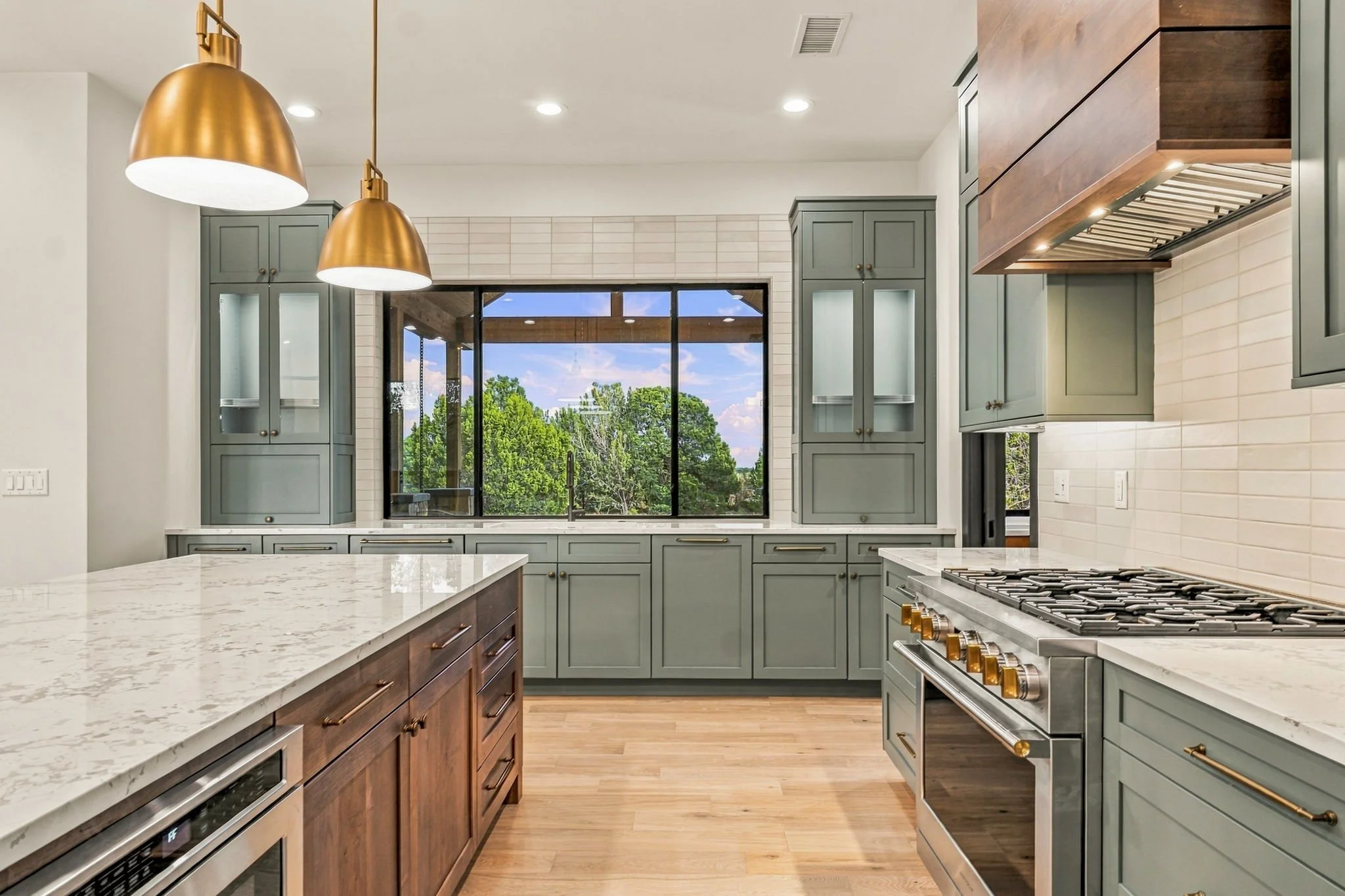 21-web-or-mls-8583TallTales-AQC-20.jpg