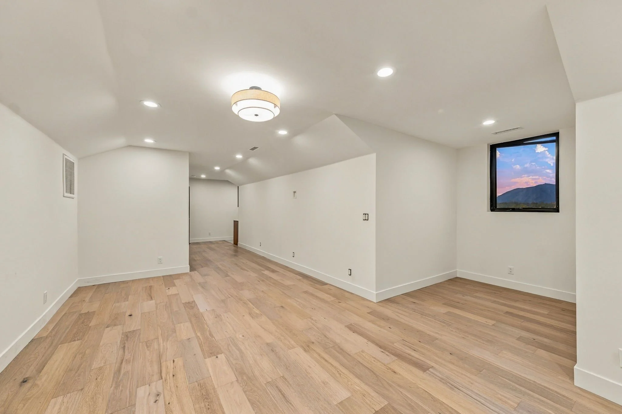 52-web-or-mls-8583TallTales-AQC-51.jpg