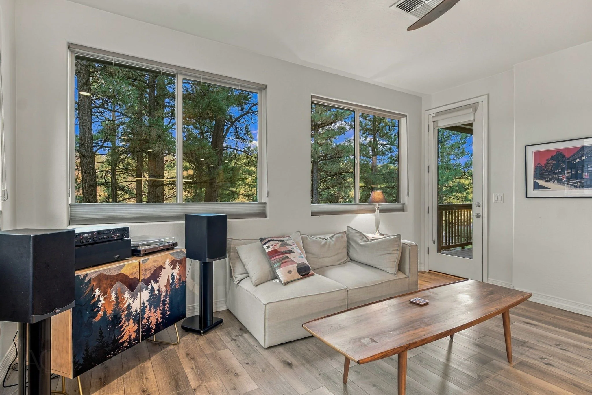 46-web-or-mls-596ForestView-22.jpg