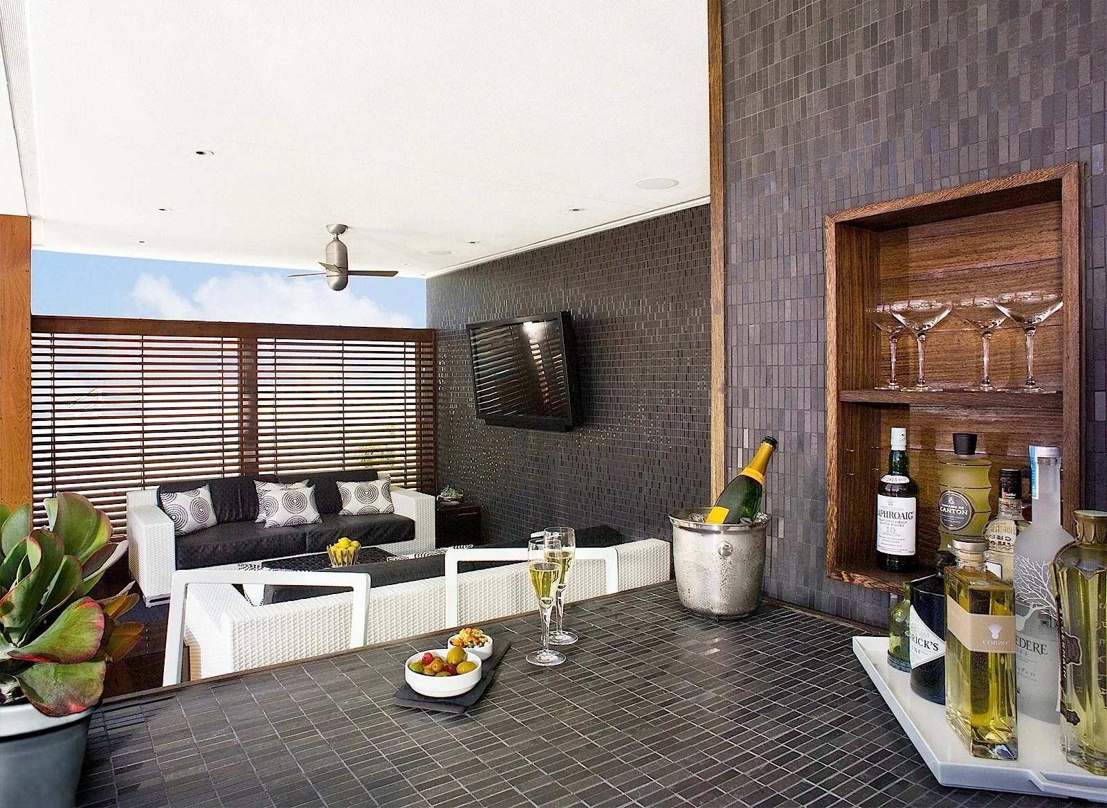 An image of The Float House.