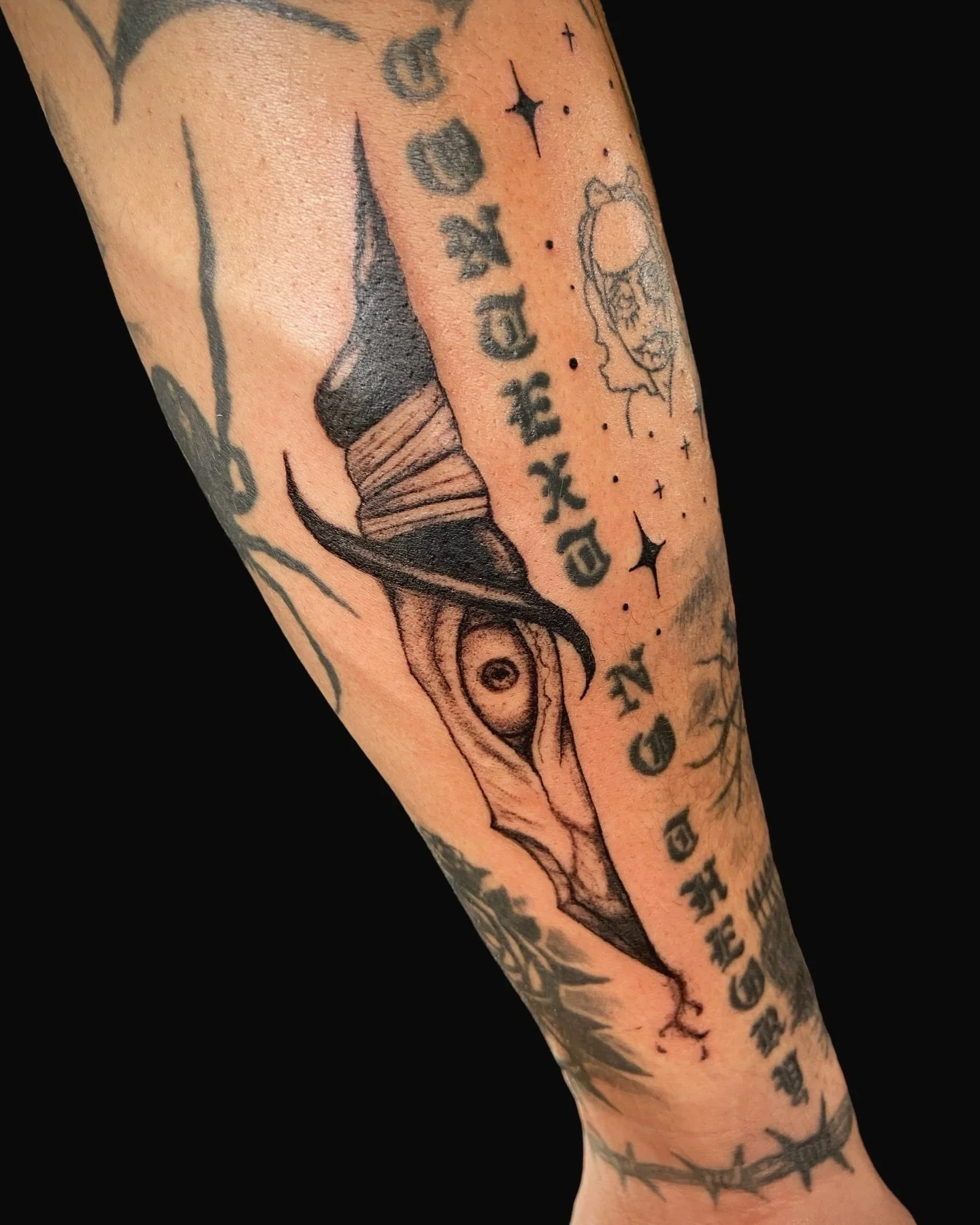 Dark Dagger.

Located in Monterey Park, CA.
Deposit required.
To book simply send a message.

Thank you.