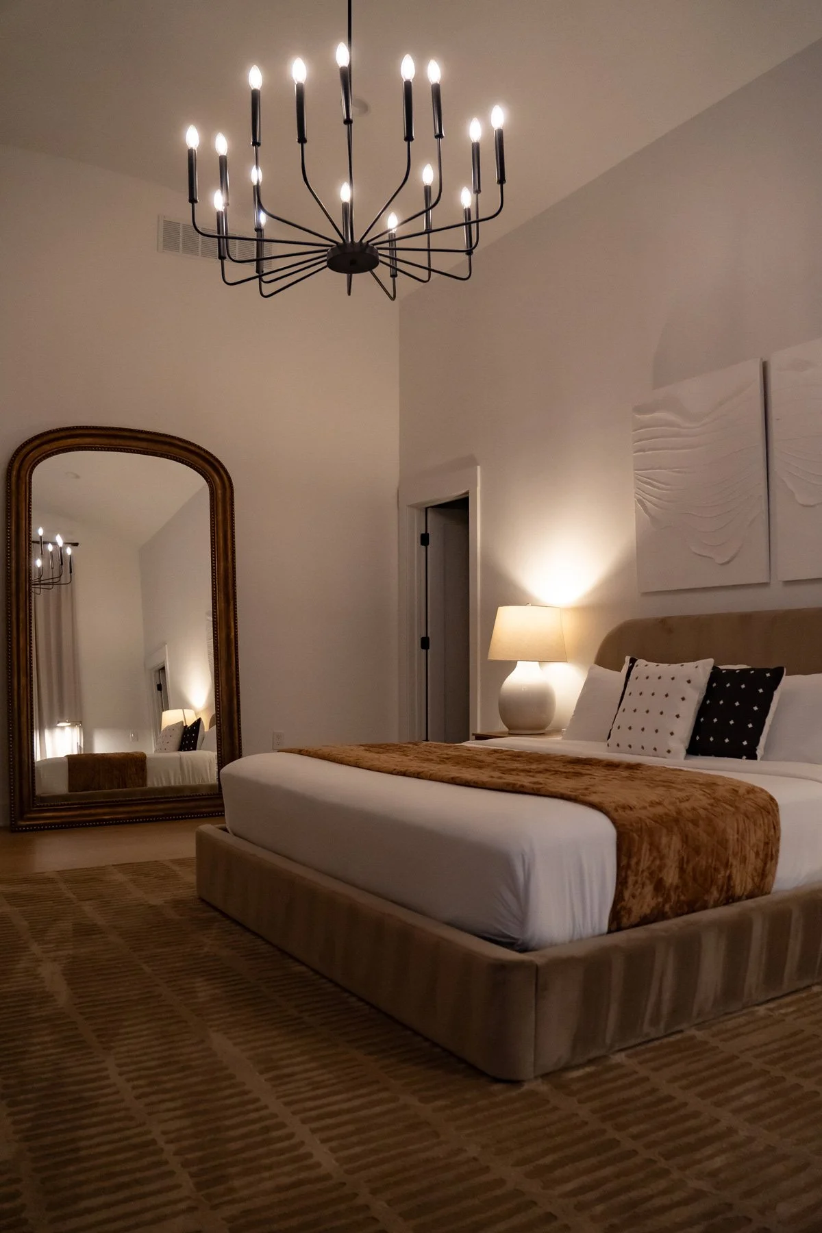 fullshot bedroom.jpg