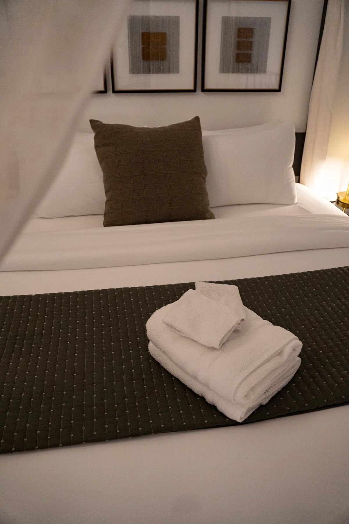 luxury-bed-image.jpg