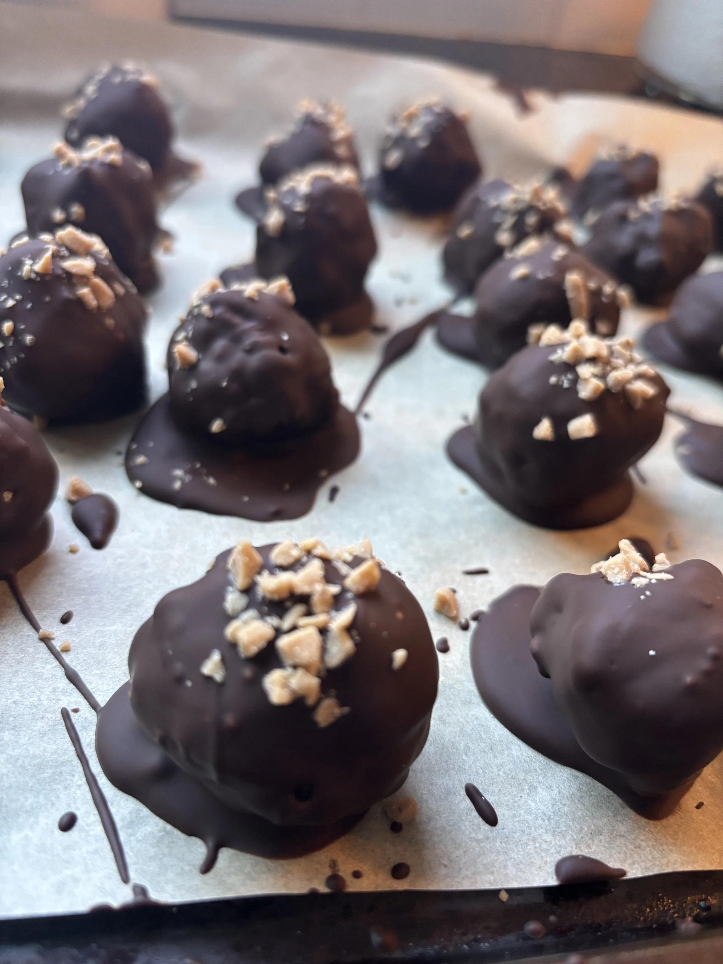 Crispy Peanut Butter Toffee Balls