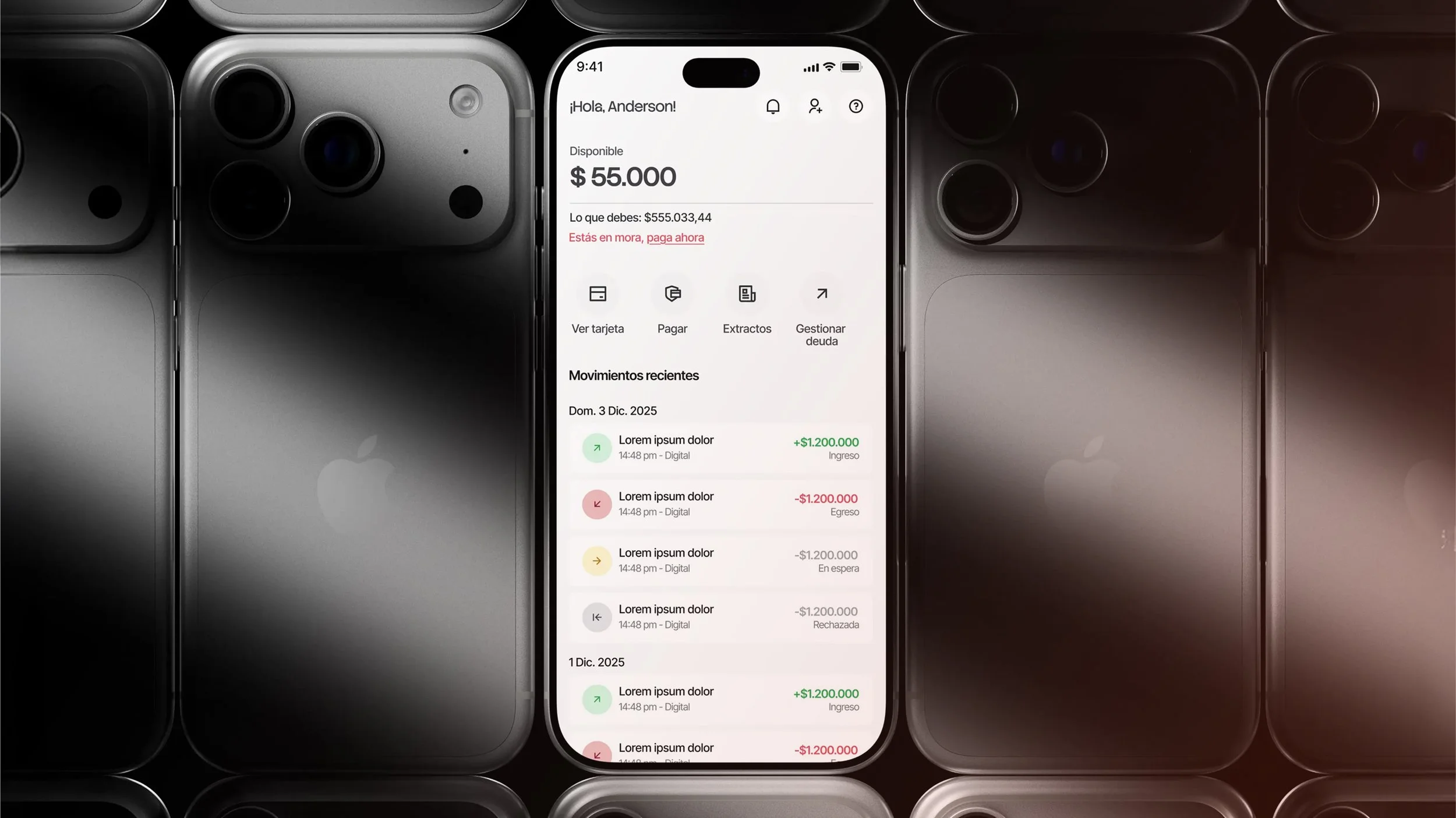 Pantalla de teléfono móvil mostrando la página de una aplicación financiera con saldo de 55,000 pesos, opciones para ver tarjeta, pagar, extractos y gestionar deuda, y transacciones recientes con movimientos positivos y negativos.