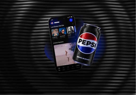 Teléfono móvil con la pantalla encendida mostrando una app de música y una lata de refresco Pepsi Zero Sugar en un fondo negro con líneas horizontales.