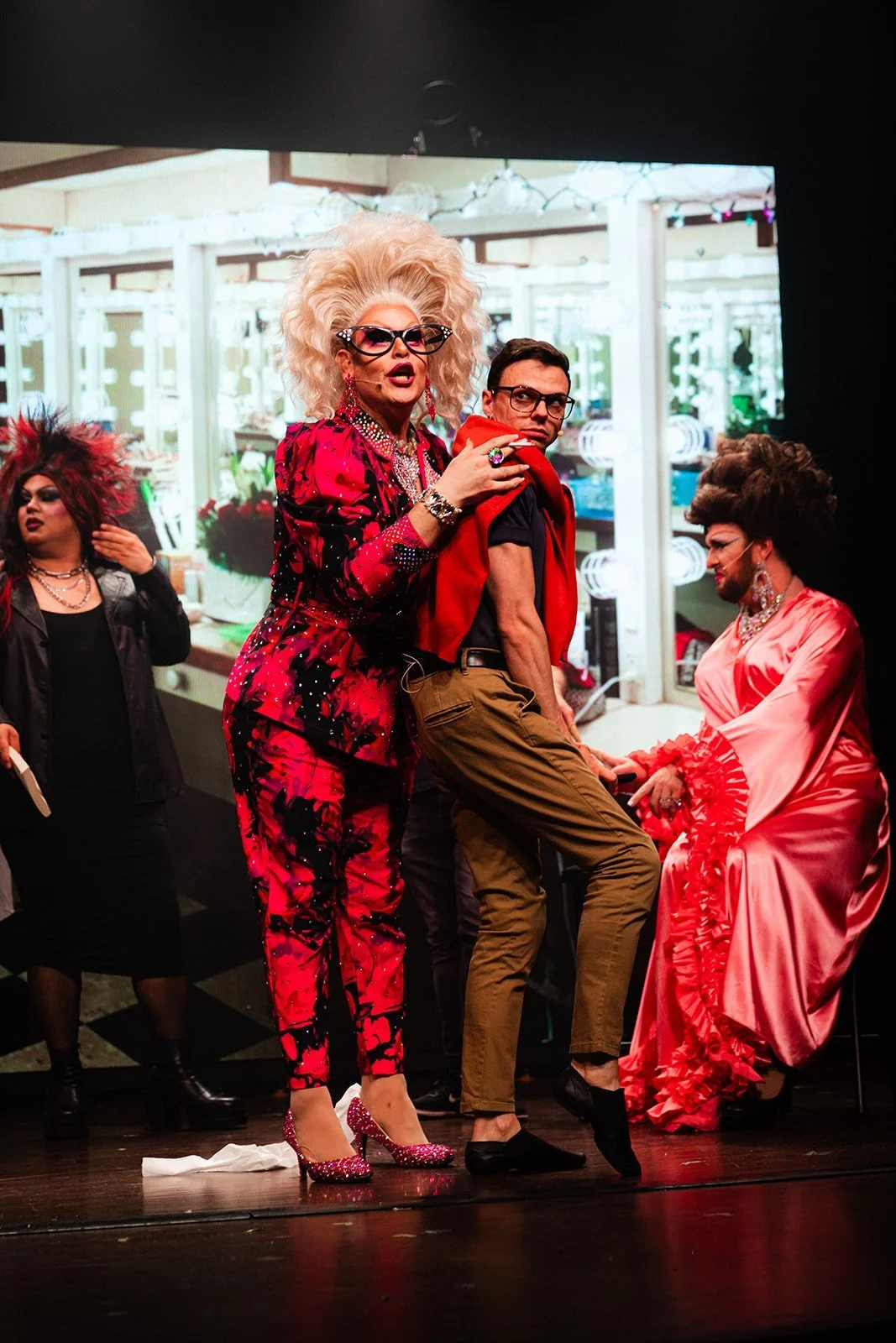 Kiki+Queens+-+Pageant+-+Scene+15-24_websize.jpg
