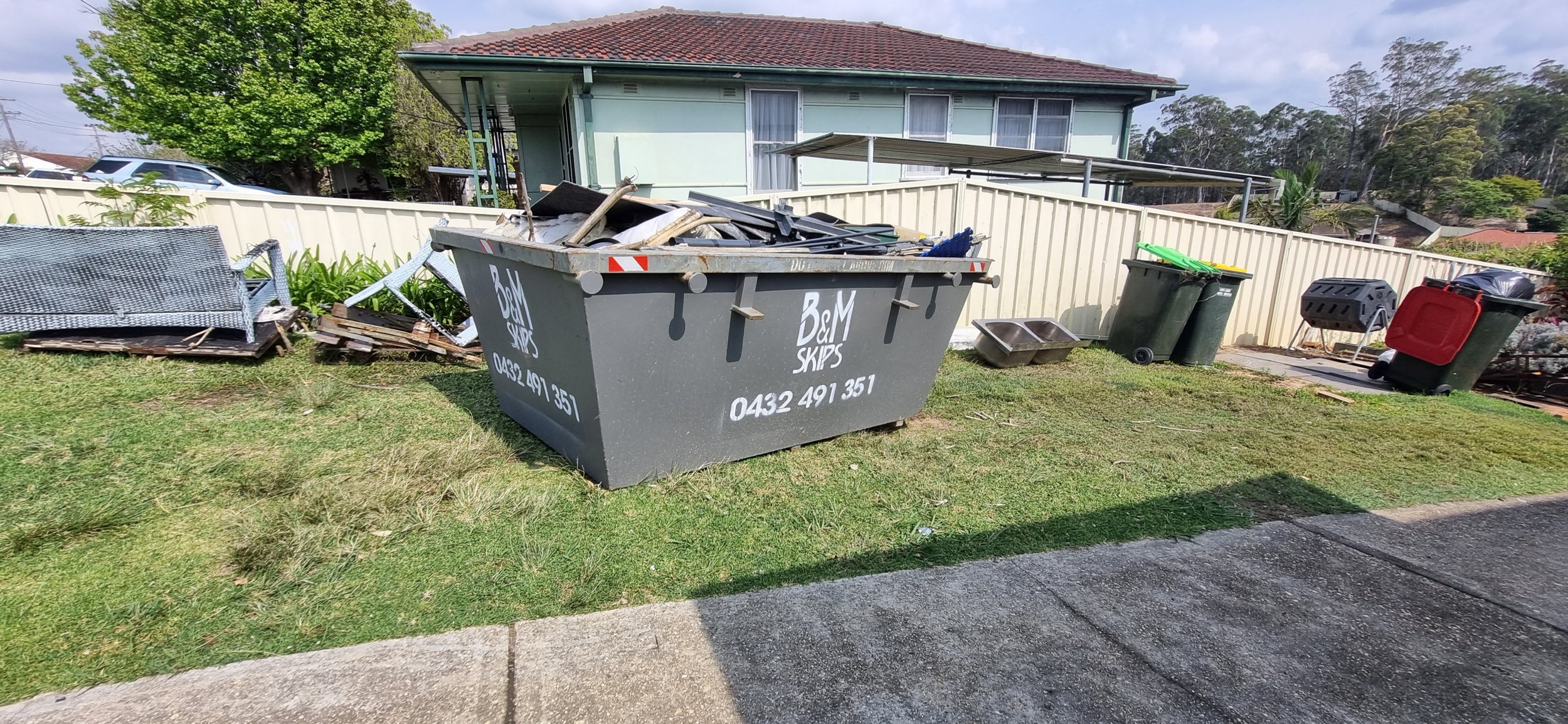 Skip Bins for Household Clean Outs (Household waste skip bin)