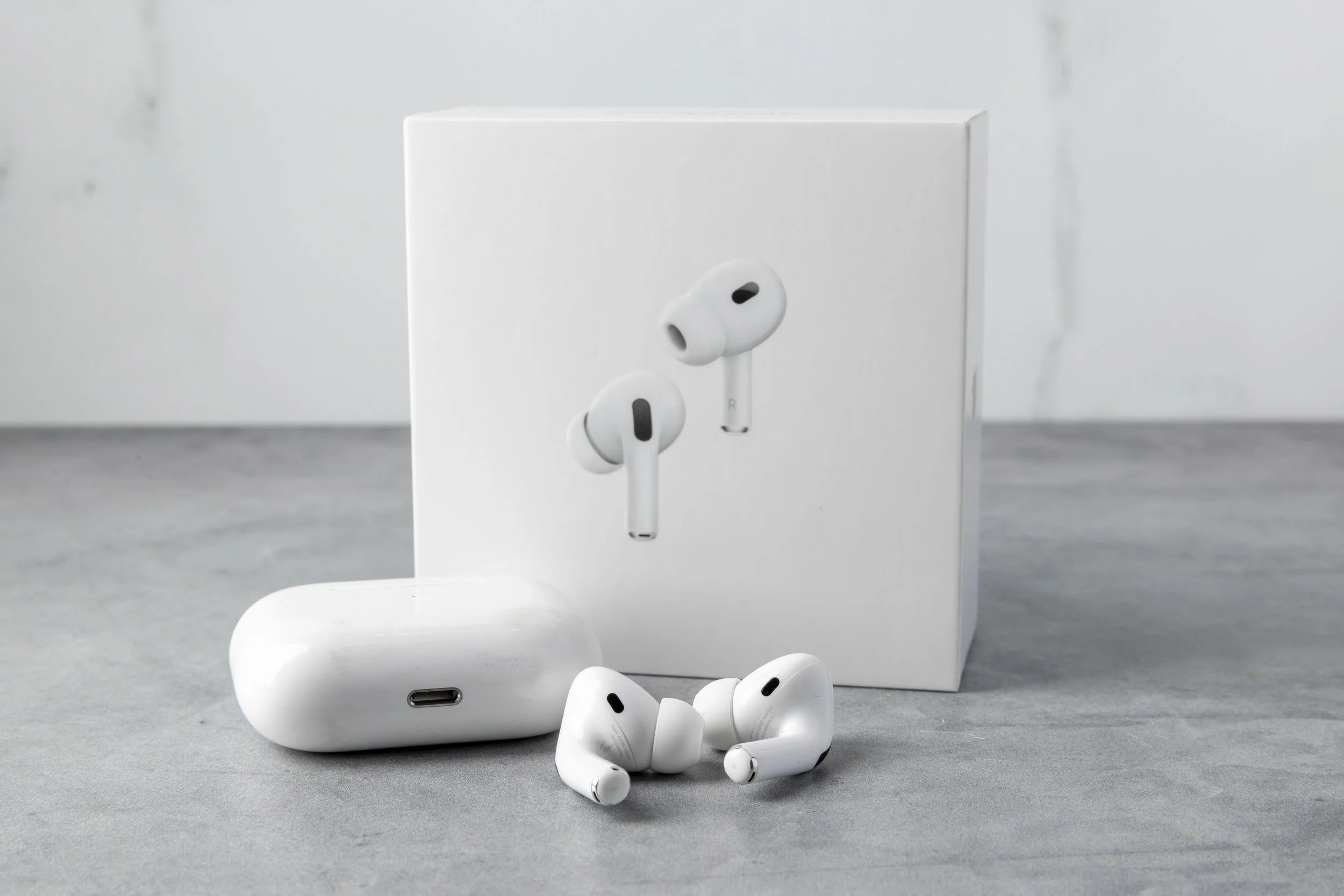 Apple AirPods Pro with MagSafe Case (used)
