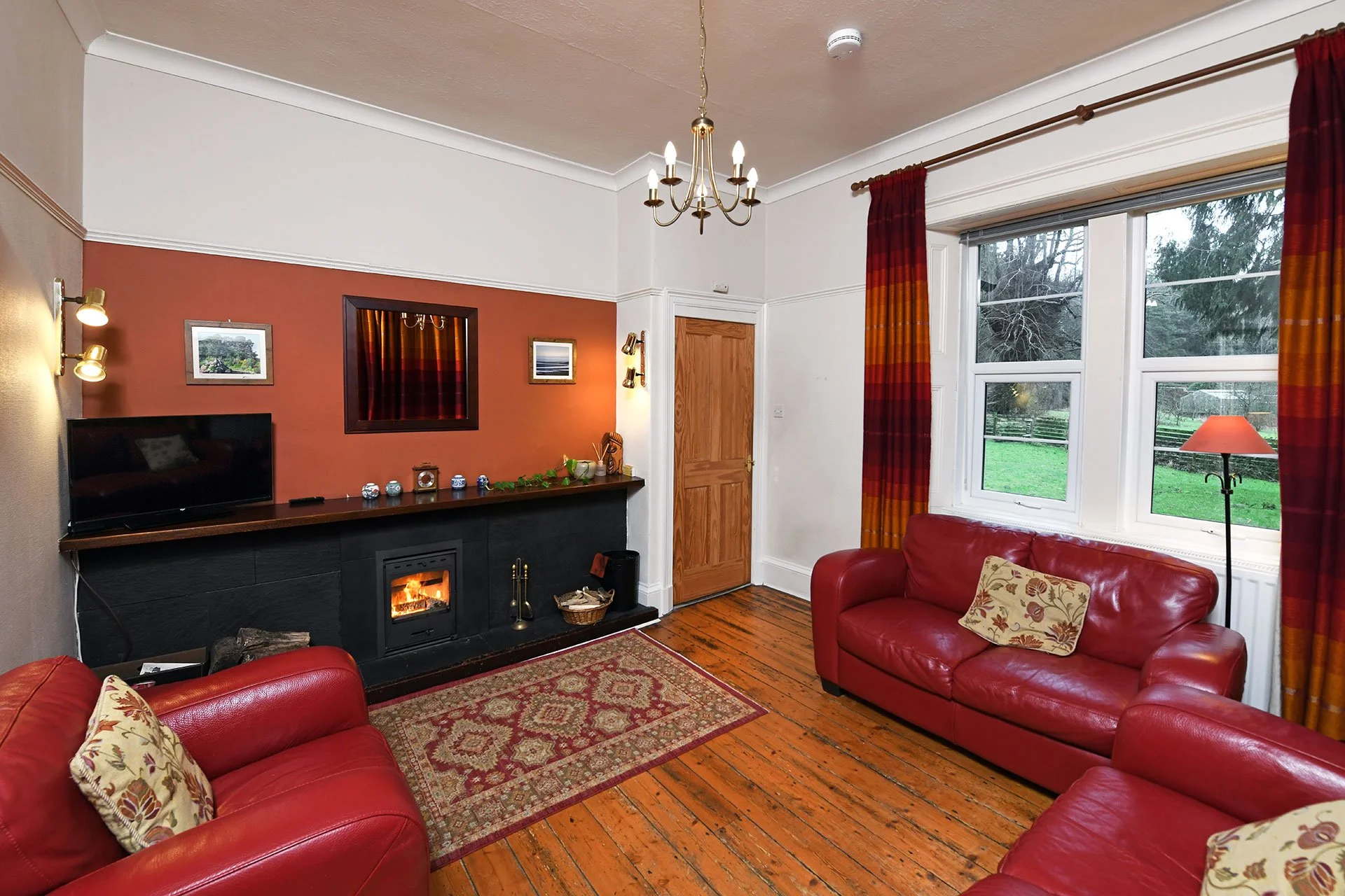 The-Lodge-Sitting-Room