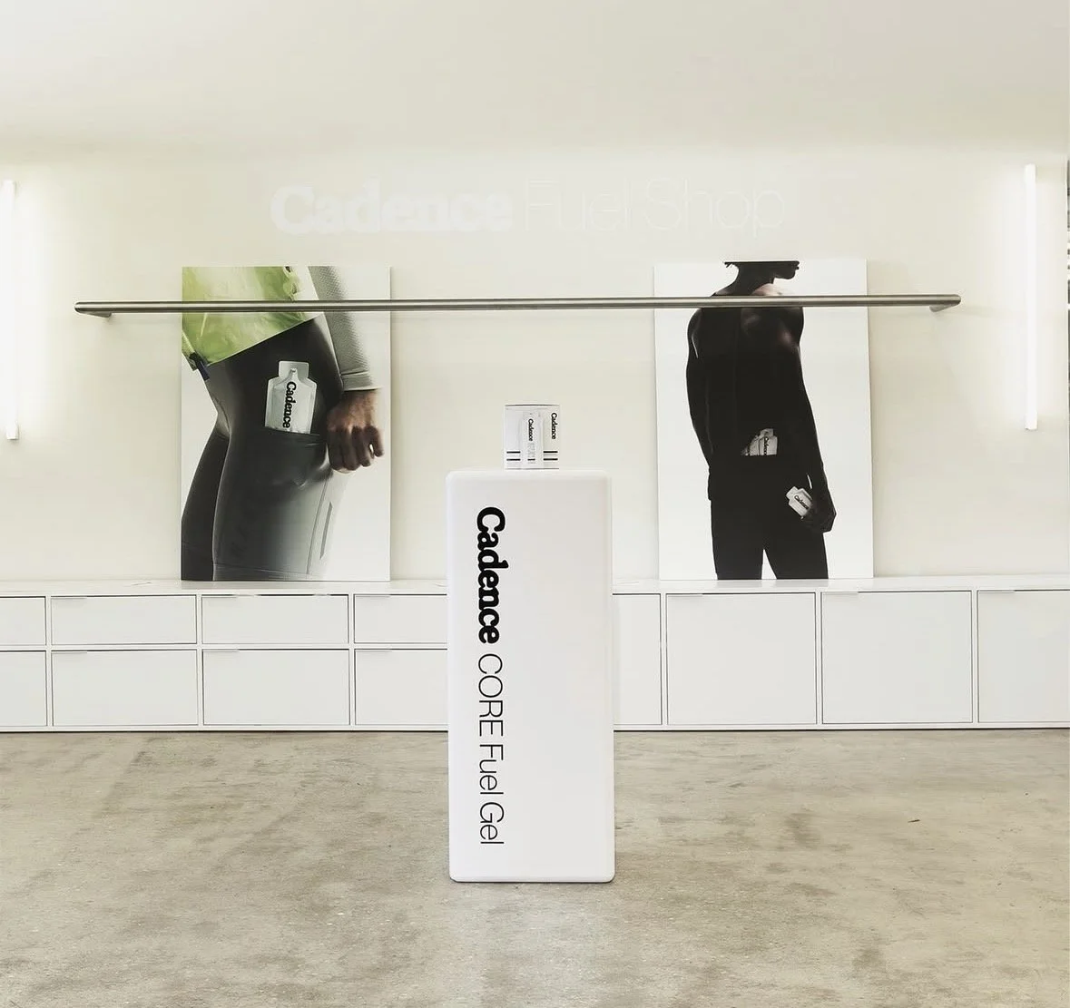 Cadence rounded plinth display