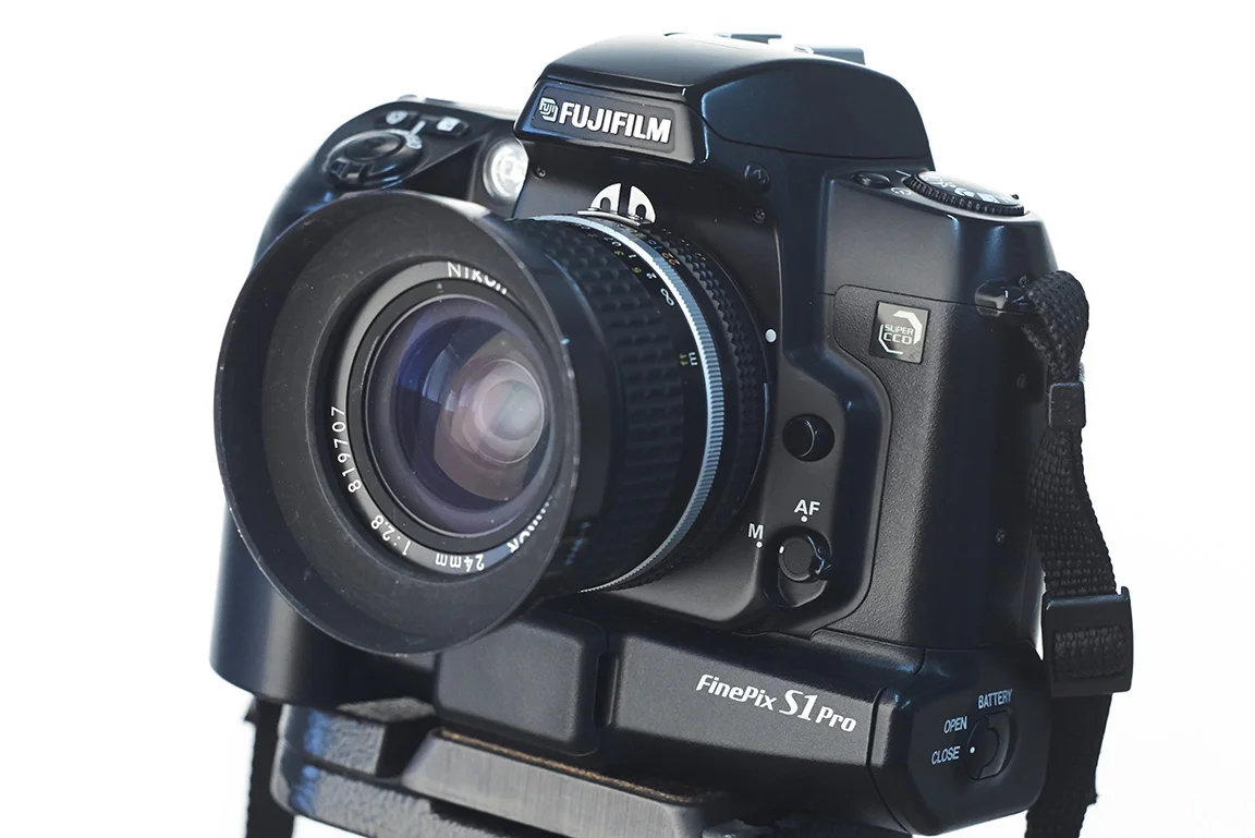 PhilMelia Fujifilm S1 Pro DSLR.jpg