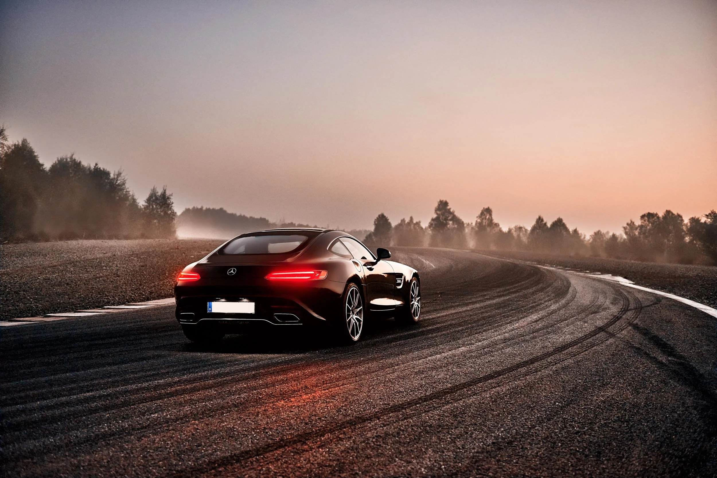 mercedes-amg-gt-automotive-fotografie-beautyshot-rennstrecke.jpeg
