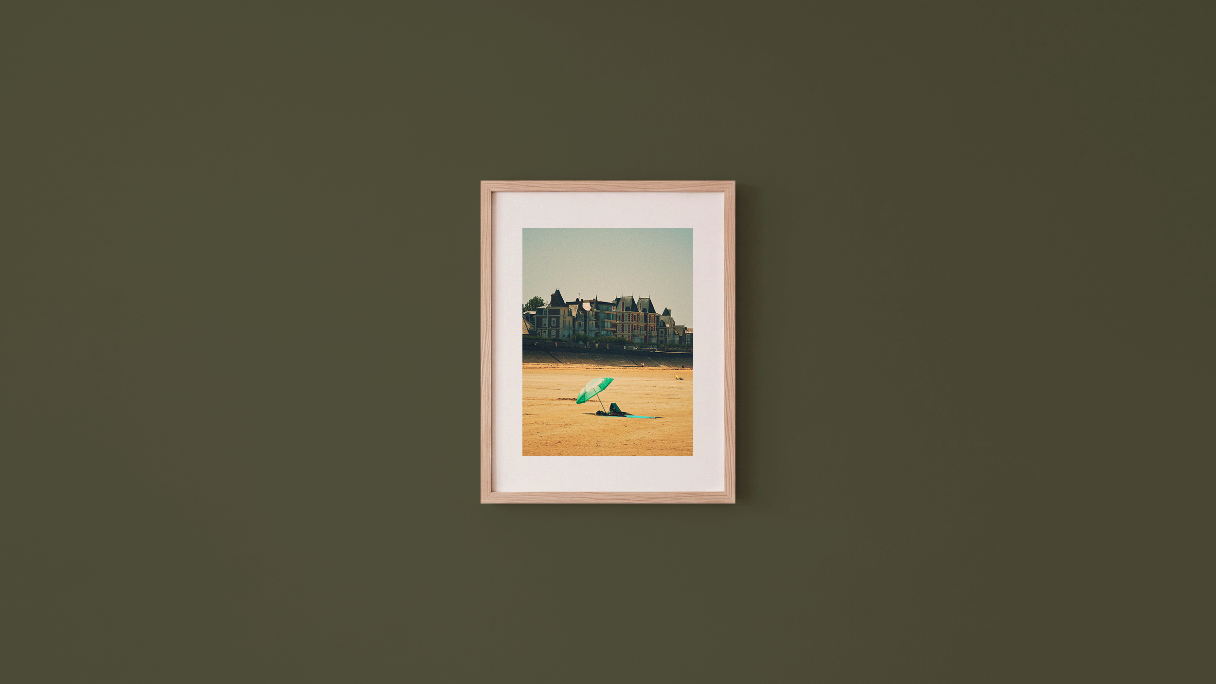 Lundi au soleil - kaki.png