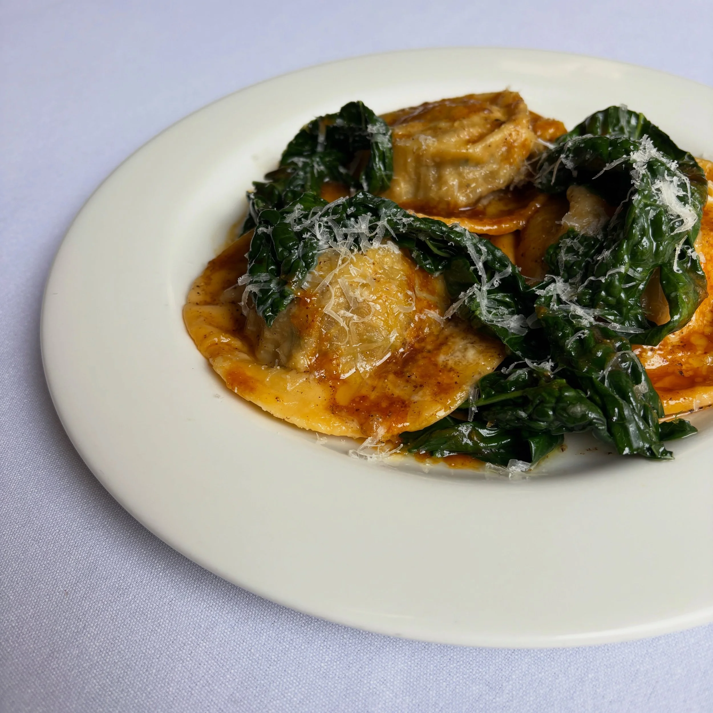 ~ 𝓟𝓵𝓪𝓽 𝓭𝓾 𝓑𝓪𝓻 ~

Ravioli of confit duck - richly spiced, finished with cavolo nero, parmesan and a silky orange scented sauce.

This week&rsquo;s counter meal in the wine bar: $35 with a glass of wine. Tuesday to Thursday. A very satisfying 