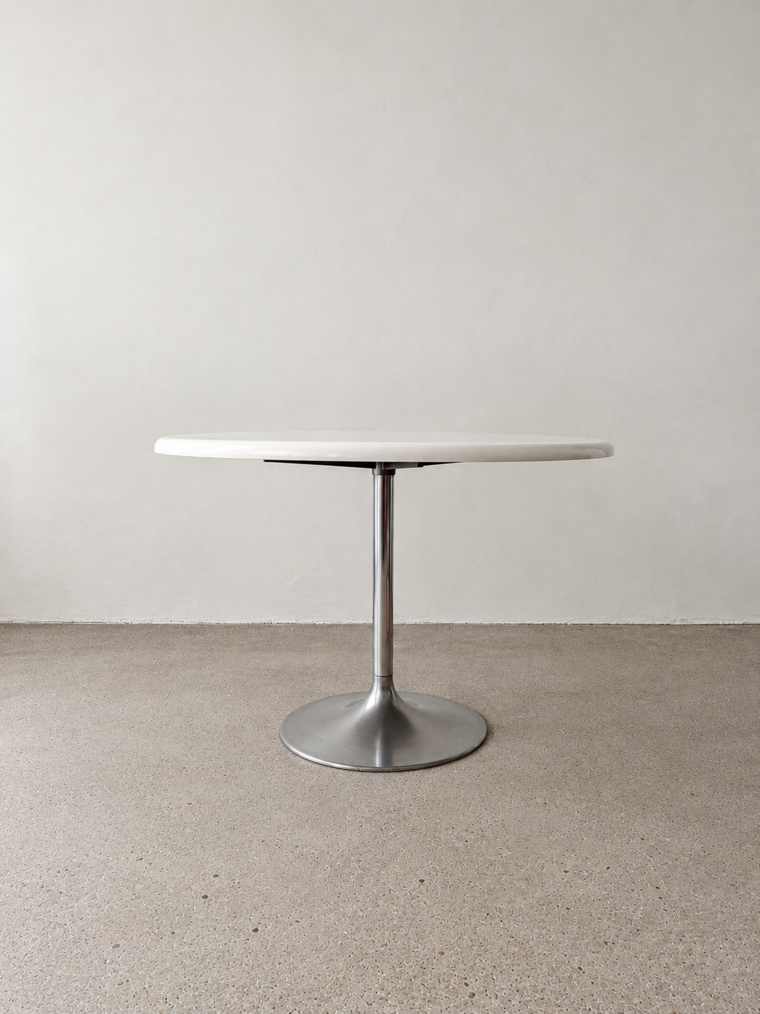 Original 1970s Tulip Dining Table - 1000€