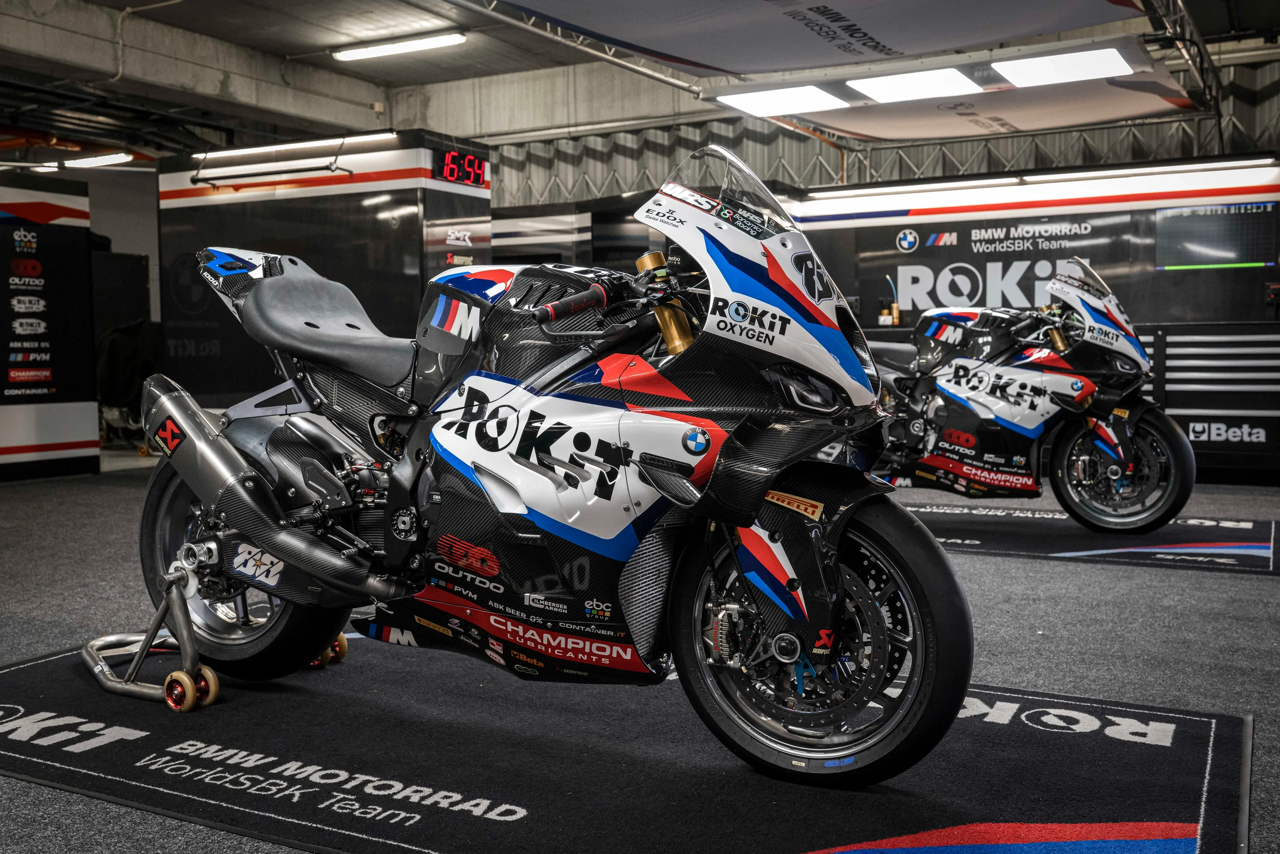 rokit-superbike-bmw.webp